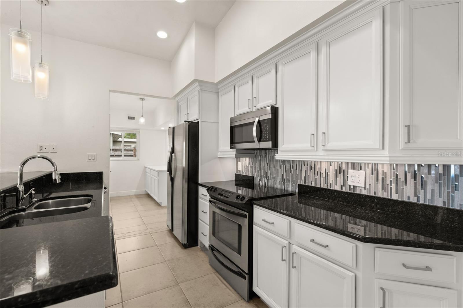 3317 BOUGAINVILLEA ST, SARASOTA, FL, 34239