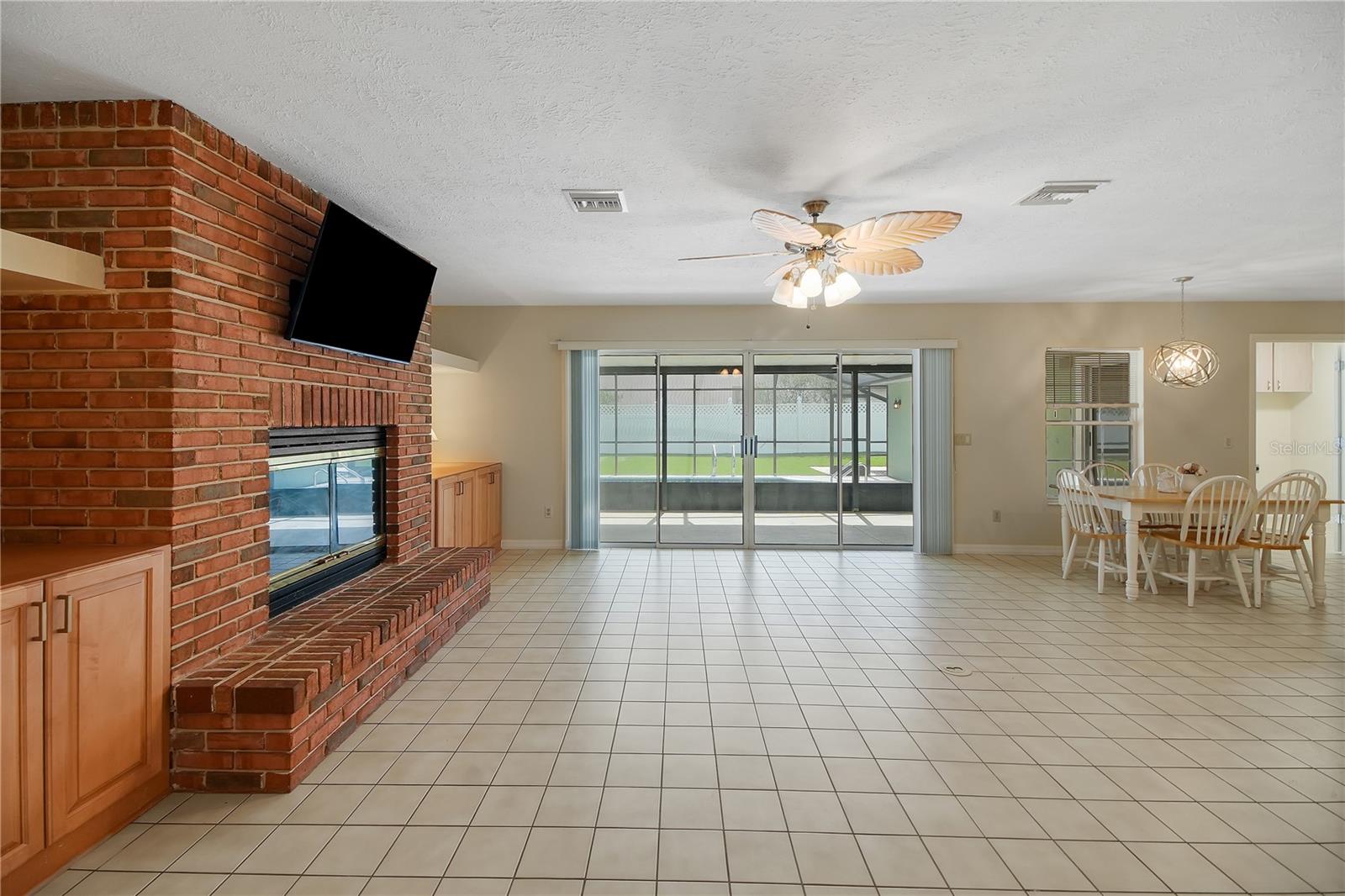 317 WOODLAND TRL, LADY LAKE, FL, 32159