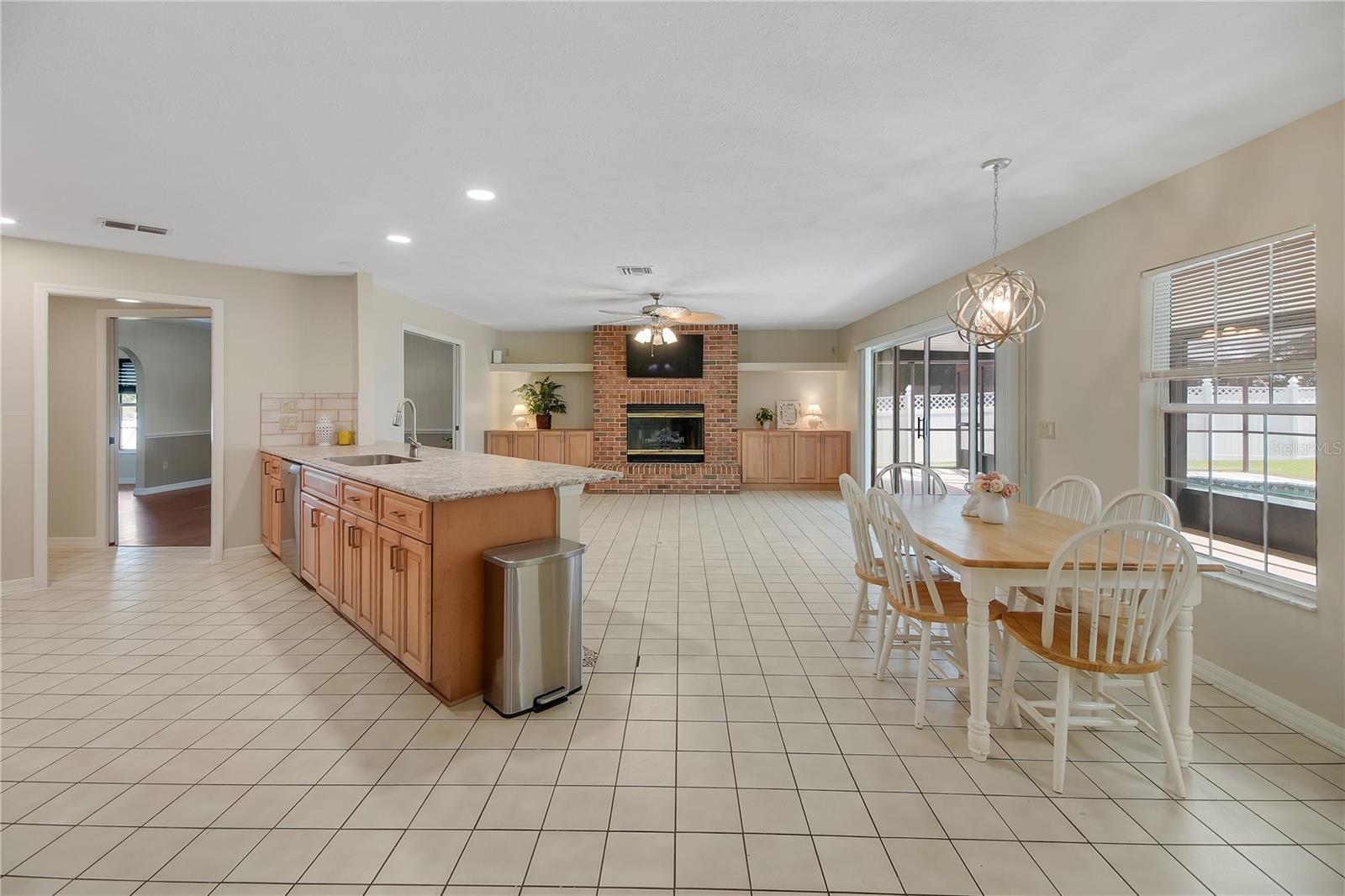 317 WOODLAND TRL, LADY LAKE, FL, 32159
