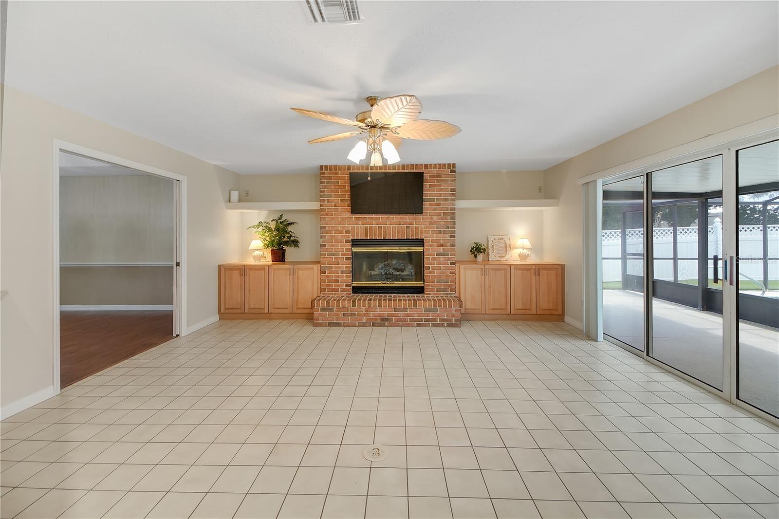 317 WOODLAND TRL, LADY LAKE, FL, 32159