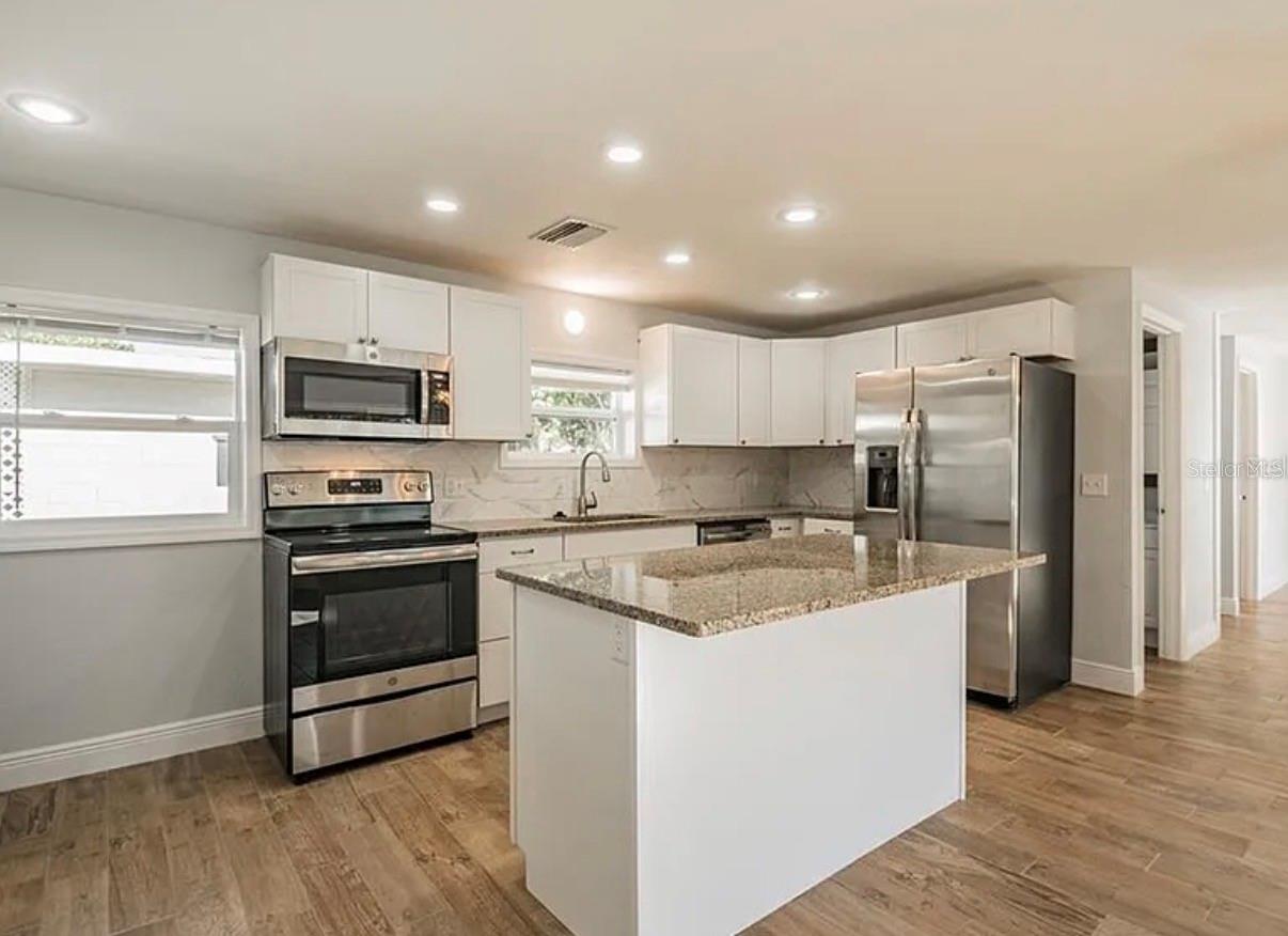 313 24TH AVE E, BRADENTON, FL, 34208