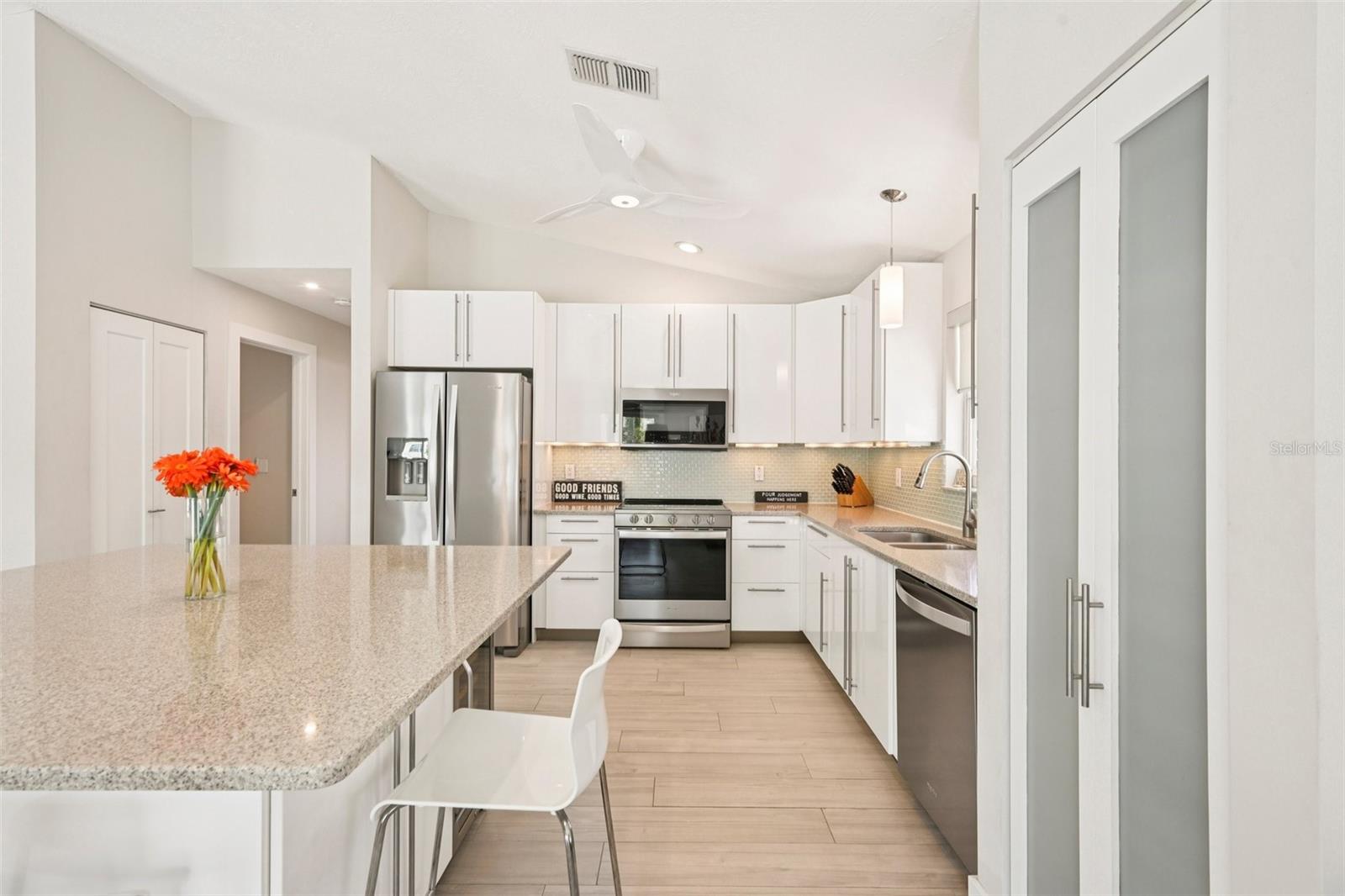 262 S HARBOR DR, HOLMES BEACH, FL, 34217