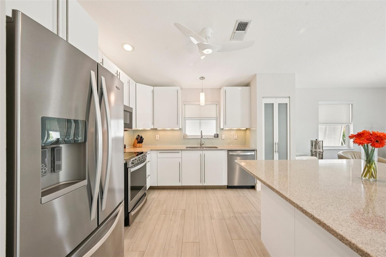 262 S HARBOR DR, HOLMES BEACH, FL, 34217