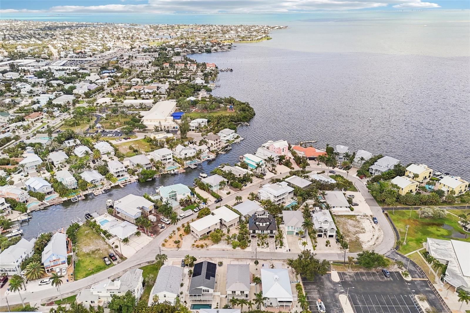 262 S HARBOR DR, HOLMES BEACH, FL, 34217