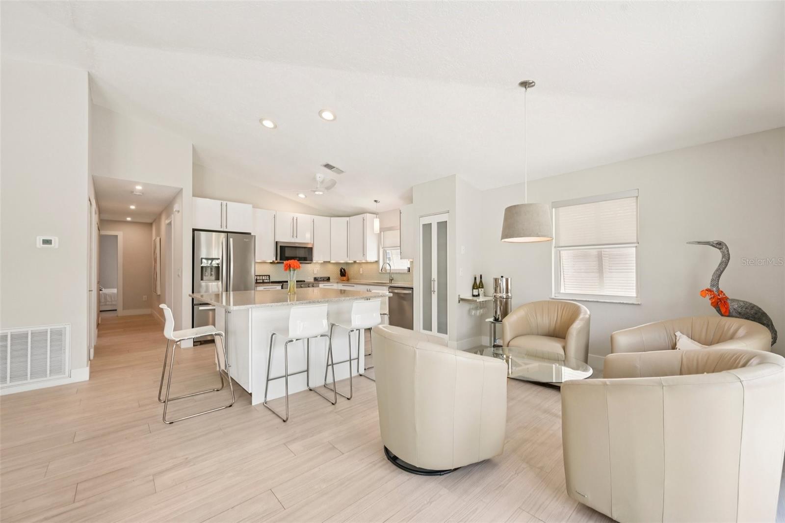 262 S HARBOR DR, HOLMES BEACH, FL, 34217