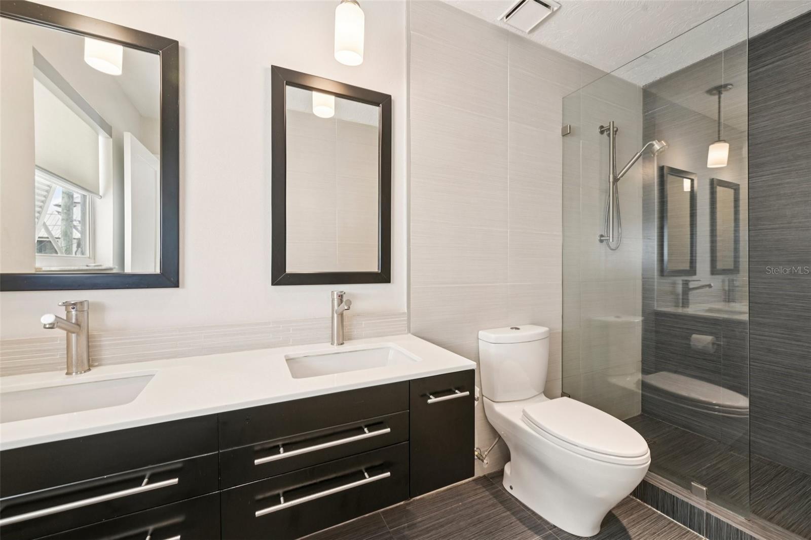 262 S HARBOR DR, HOLMES BEACH, FL, 34217