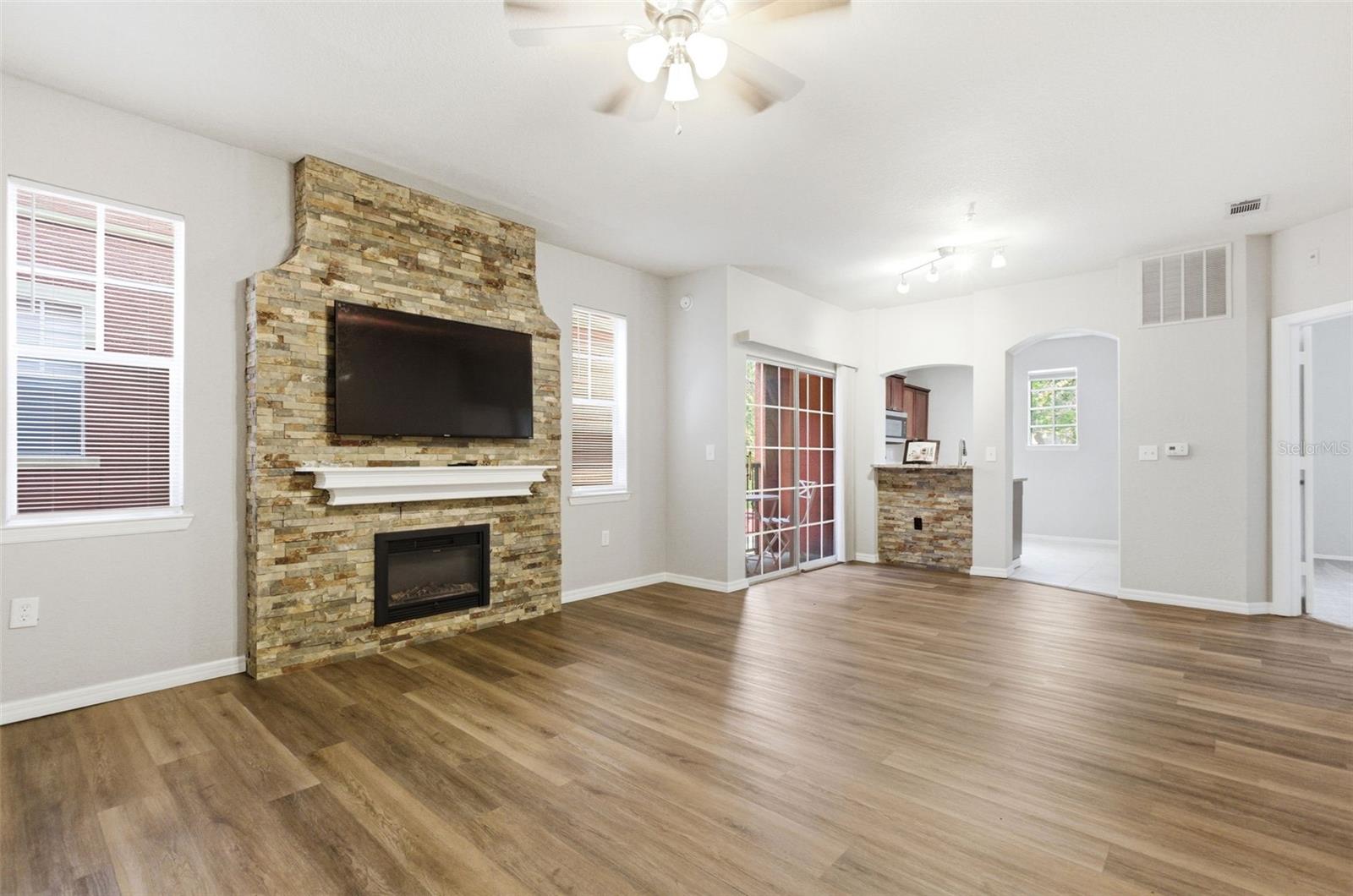 107 VISTA VERDI CIR #213, LAKE MARY, FL, 32746