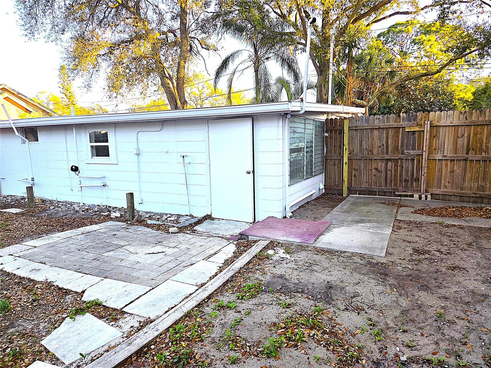 360 5TH AVE NW, LARGO, FL, 33770