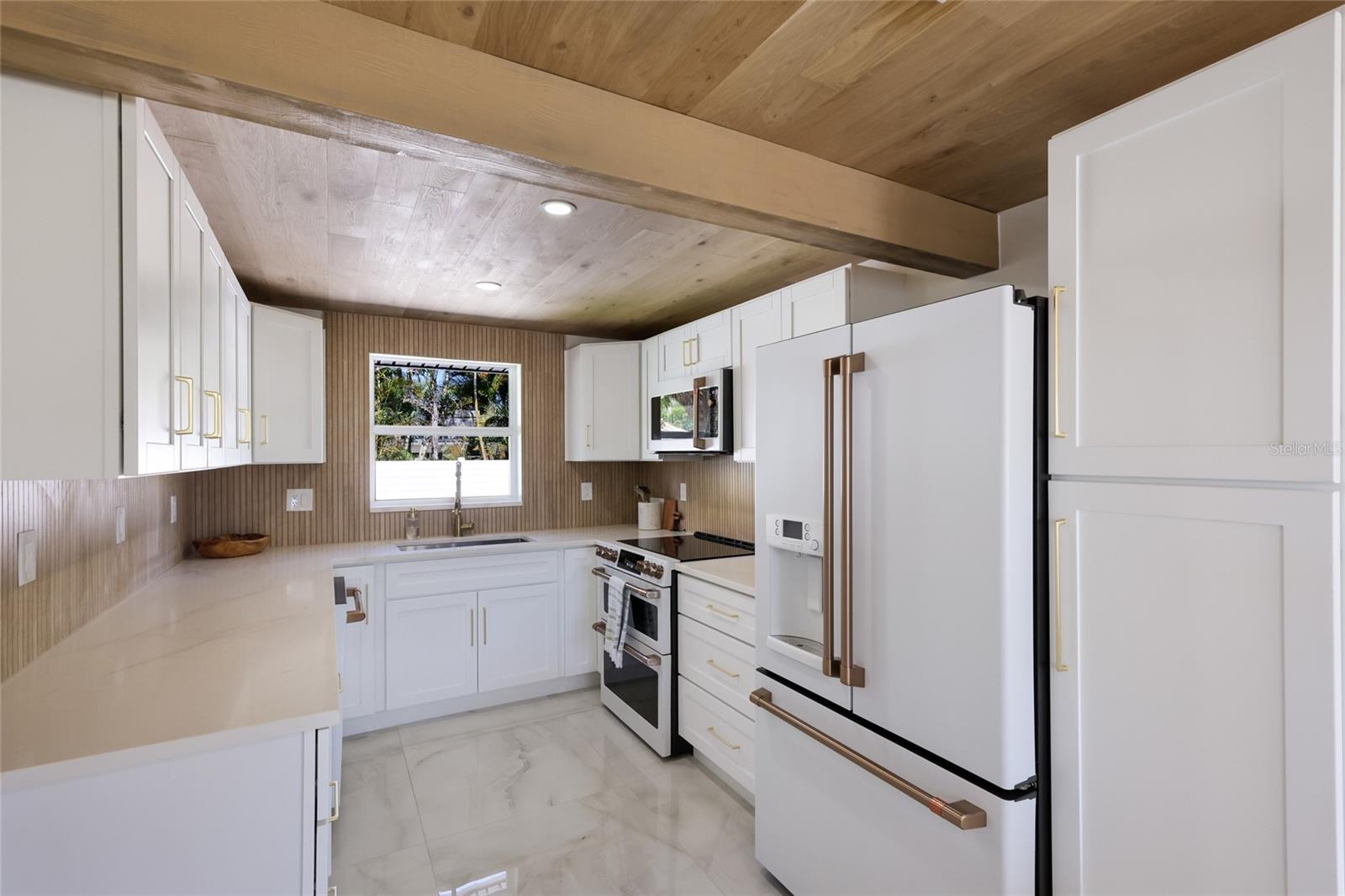 214 85TH ST, HOLMES BEACH, FL, 34217
