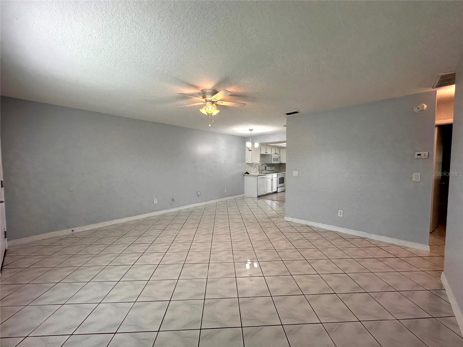 22 W COUNTRY COVE WAY, KISSIMMEE, FL, 34743