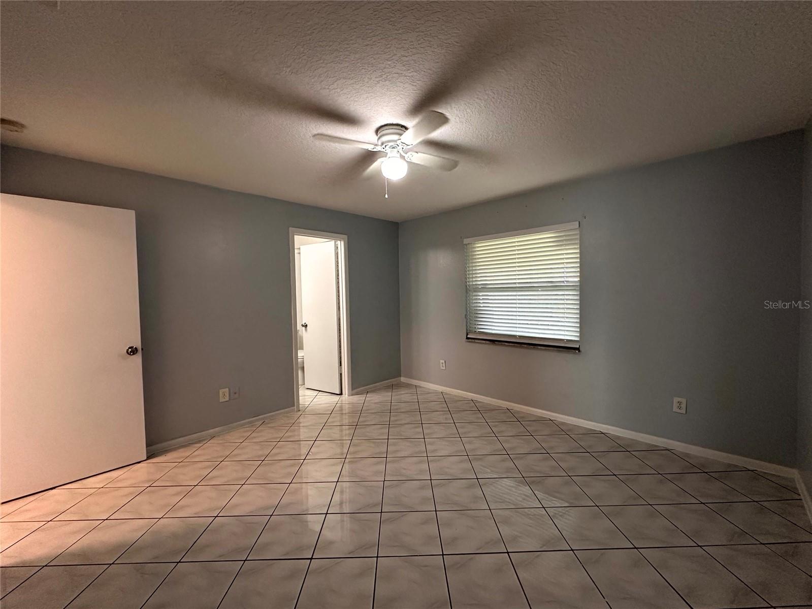 22 W COUNTRY COVE WAY, KISSIMMEE, FL, 34743