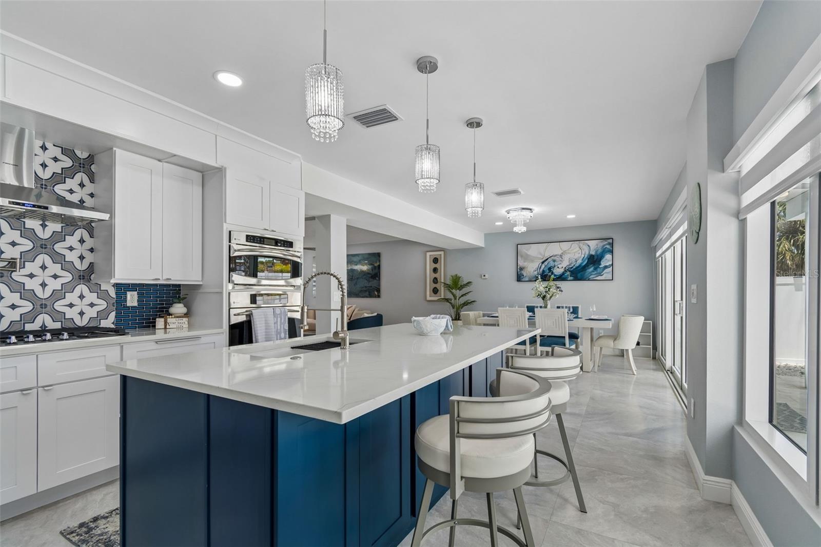 933 ELDORADO AVE, CLEARWATER BEACH, FL, 33767