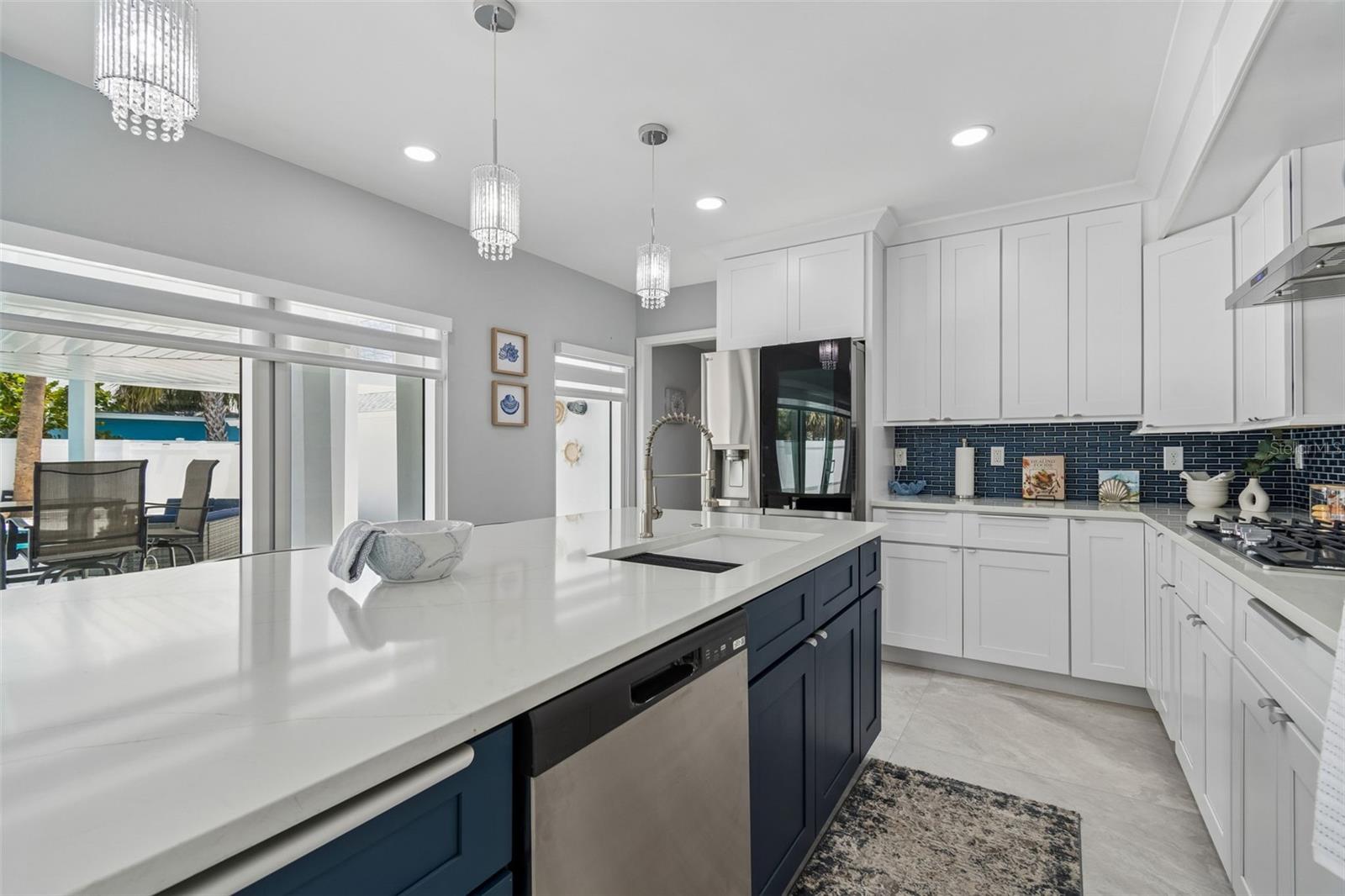 933 ELDORADO AVE, CLEARWATER BEACH, FL, 33767