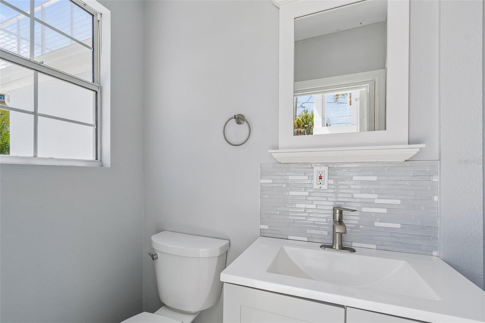 933 ELDORADO AVE, CLEARWATER BEACH, FL, 33767