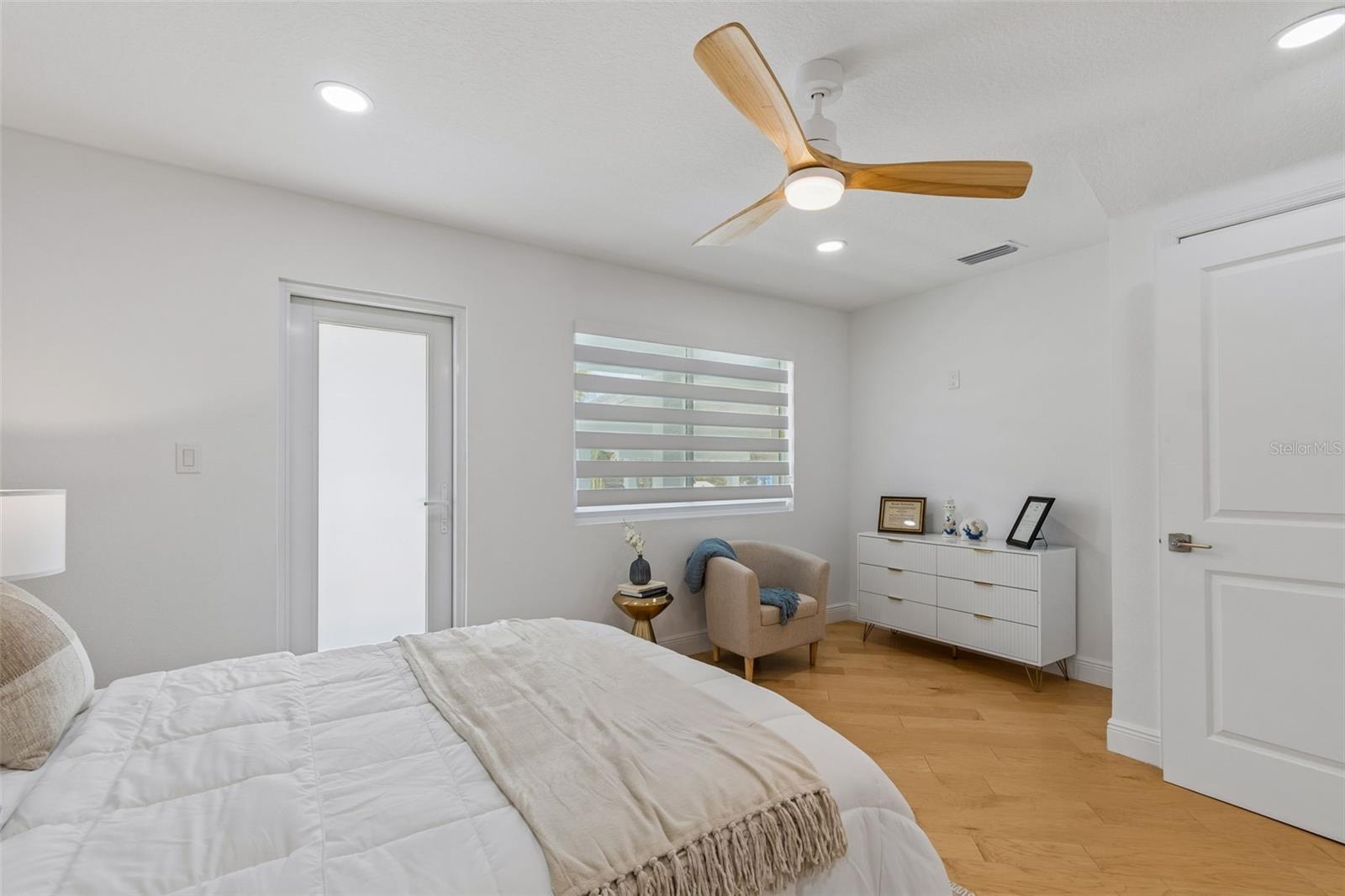 933 ELDORADO AVE, CLEARWATER BEACH, FL, 33767