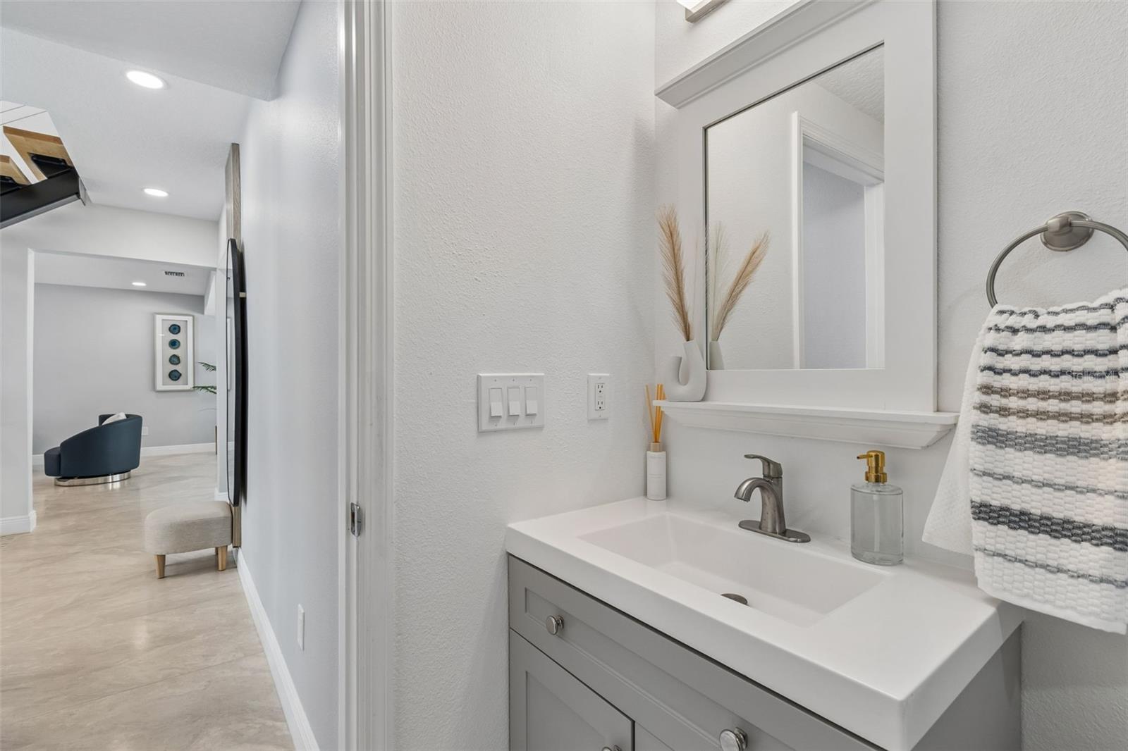 933 ELDORADO AVE, CLEARWATER BEACH, FL, 33767