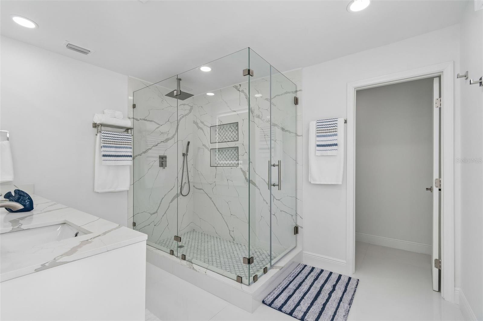 933 ELDORADO AVE, CLEARWATER BEACH, FL, 33767