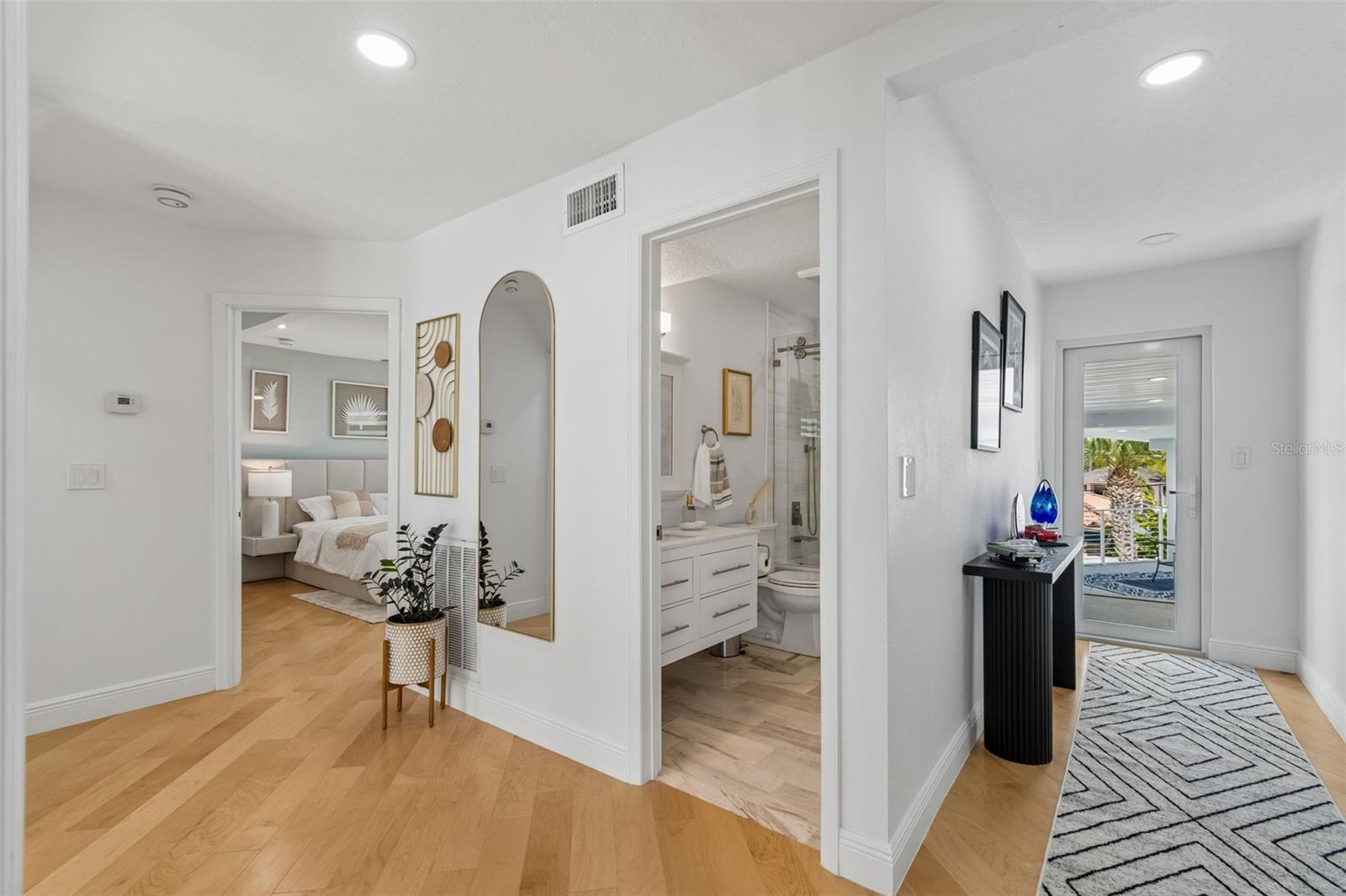 933 ELDORADO AVE, CLEARWATER BEACH, FL, 33767