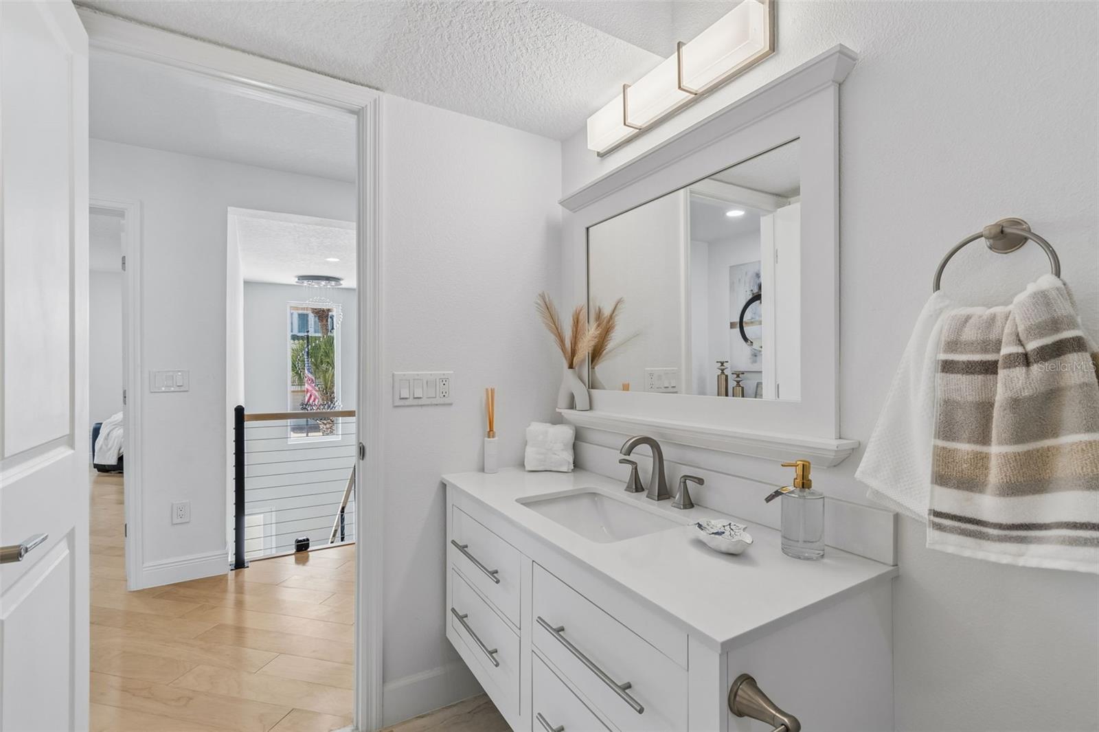 933 ELDORADO AVE, CLEARWATER BEACH, FL, 33767