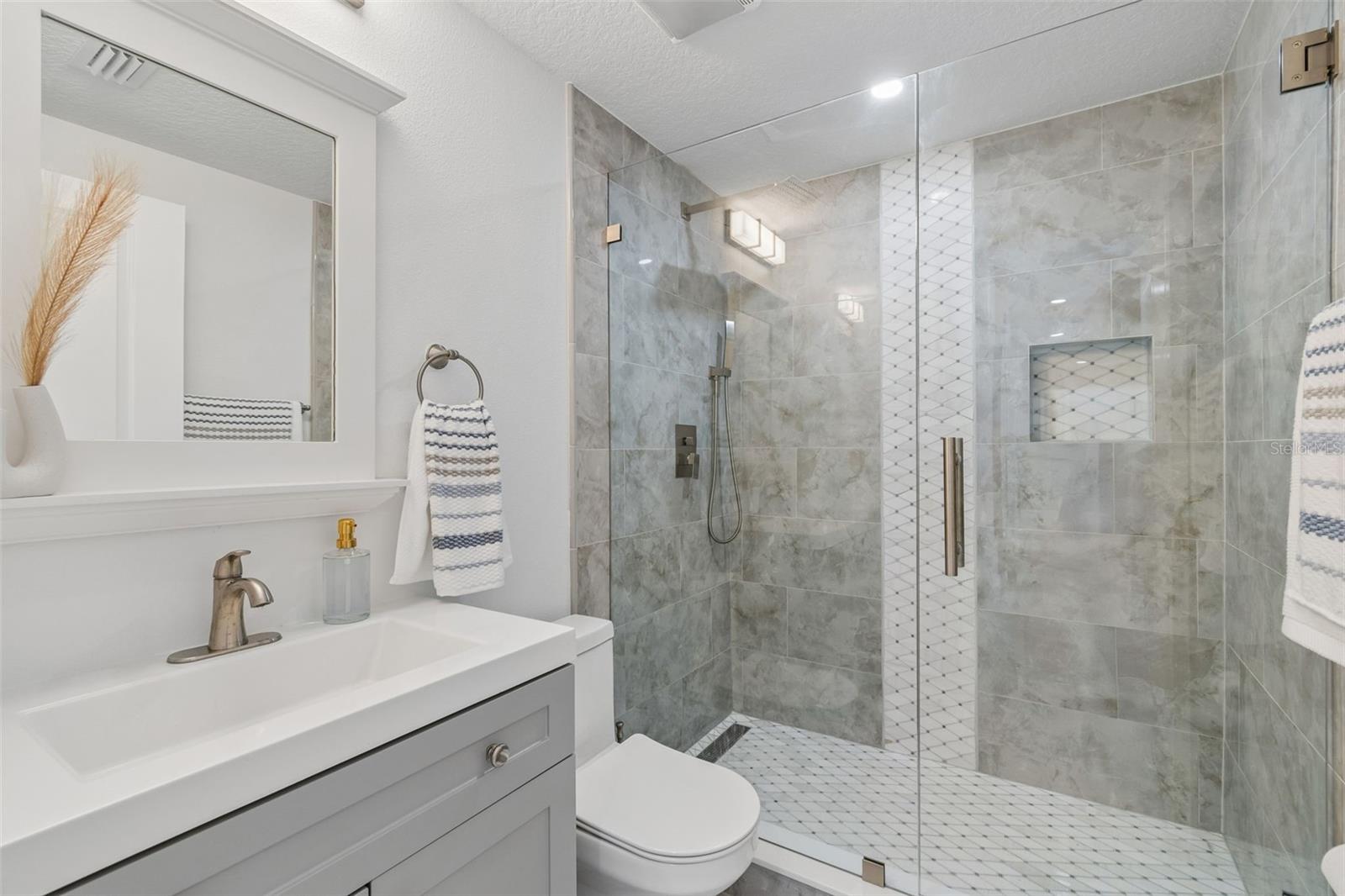933 ELDORADO AVE, CLEARWATER BEACH, FL, 33767