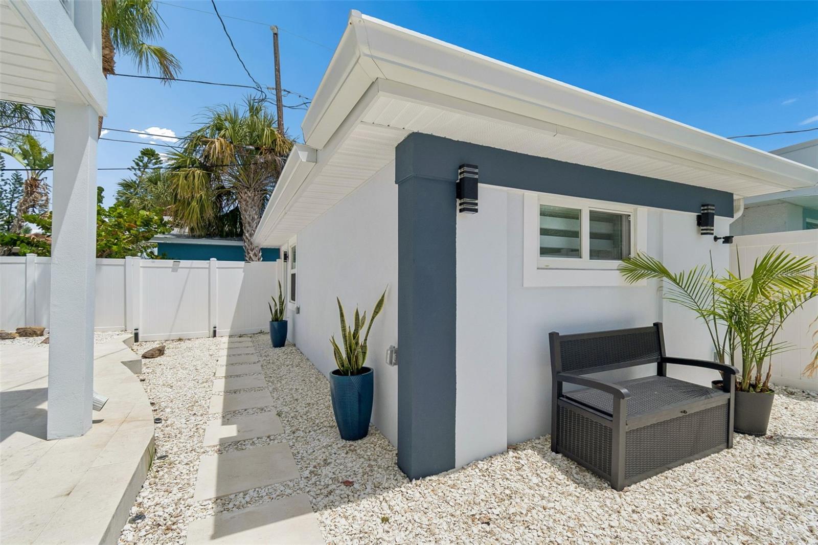 933 ELDORADO AVE, CLEARWATER BEACH, FL, 33767