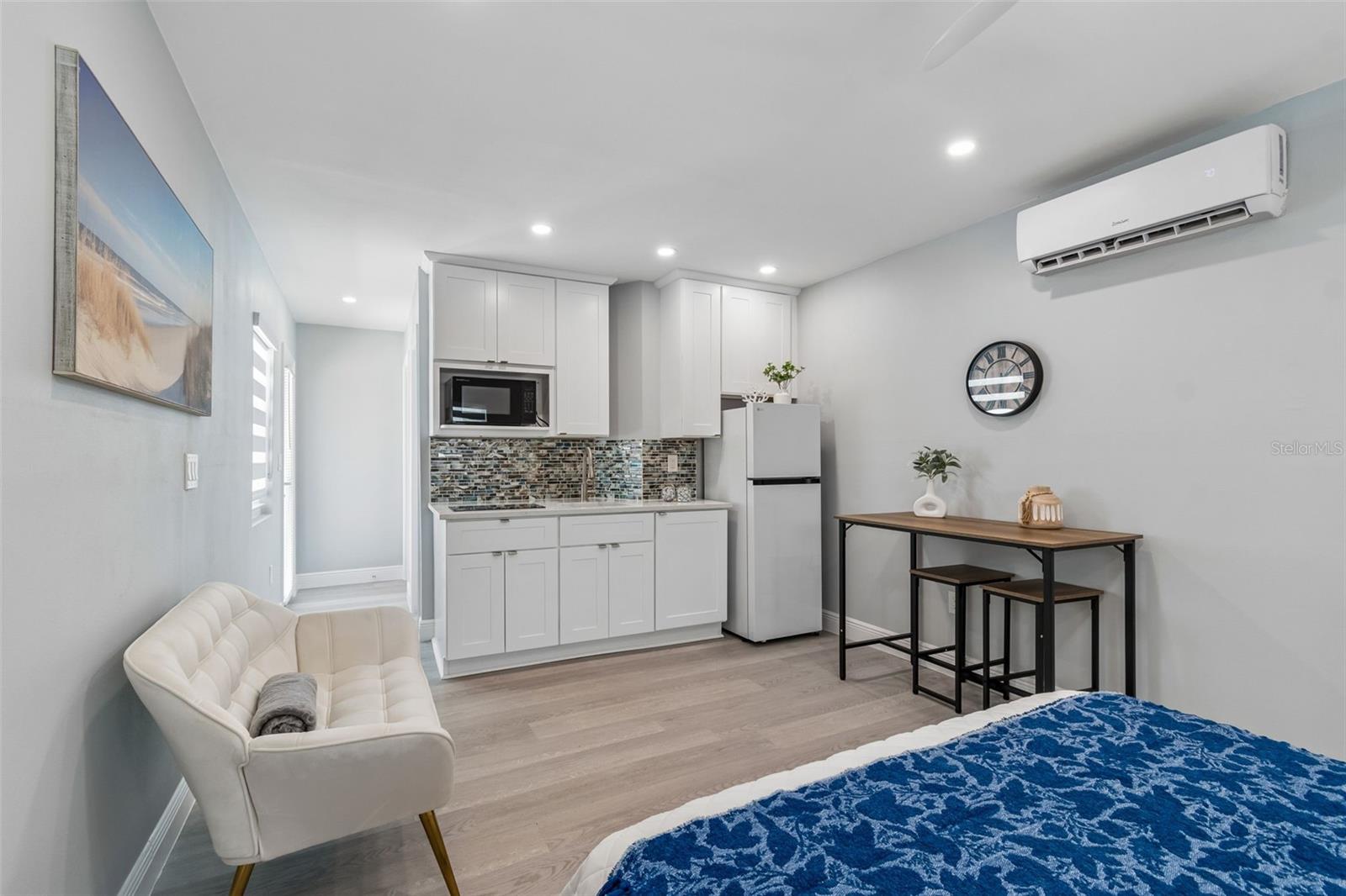 933 ELDORADO AVE, CLEARWATER BEACH, FL, 33767