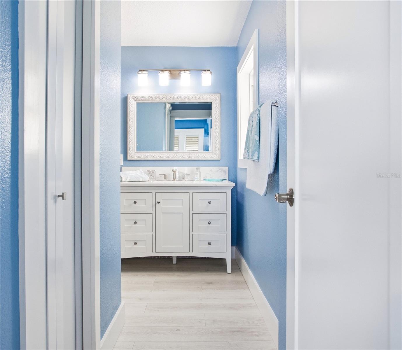 547 JOHNS PASS AVE, MADEIRA BEACH, FL, 33708