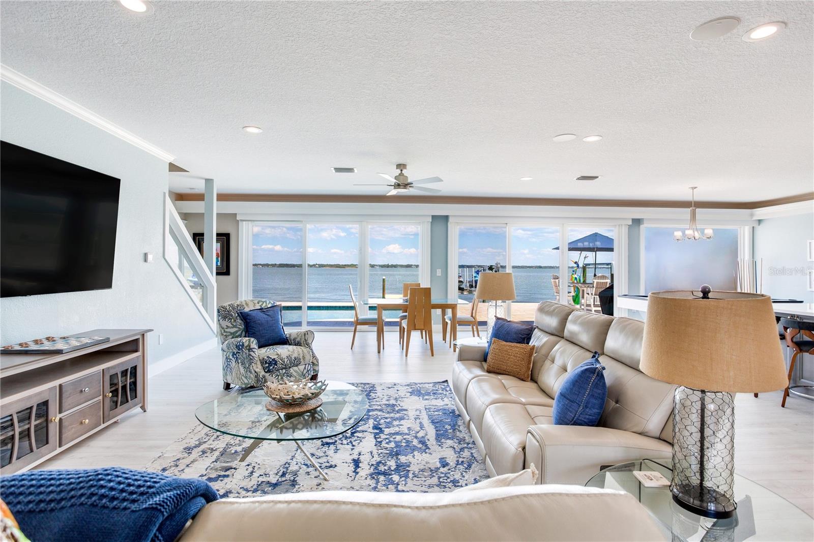 547 JOHNS PASS AVE, MADEIRA BEACH, FL, 33708