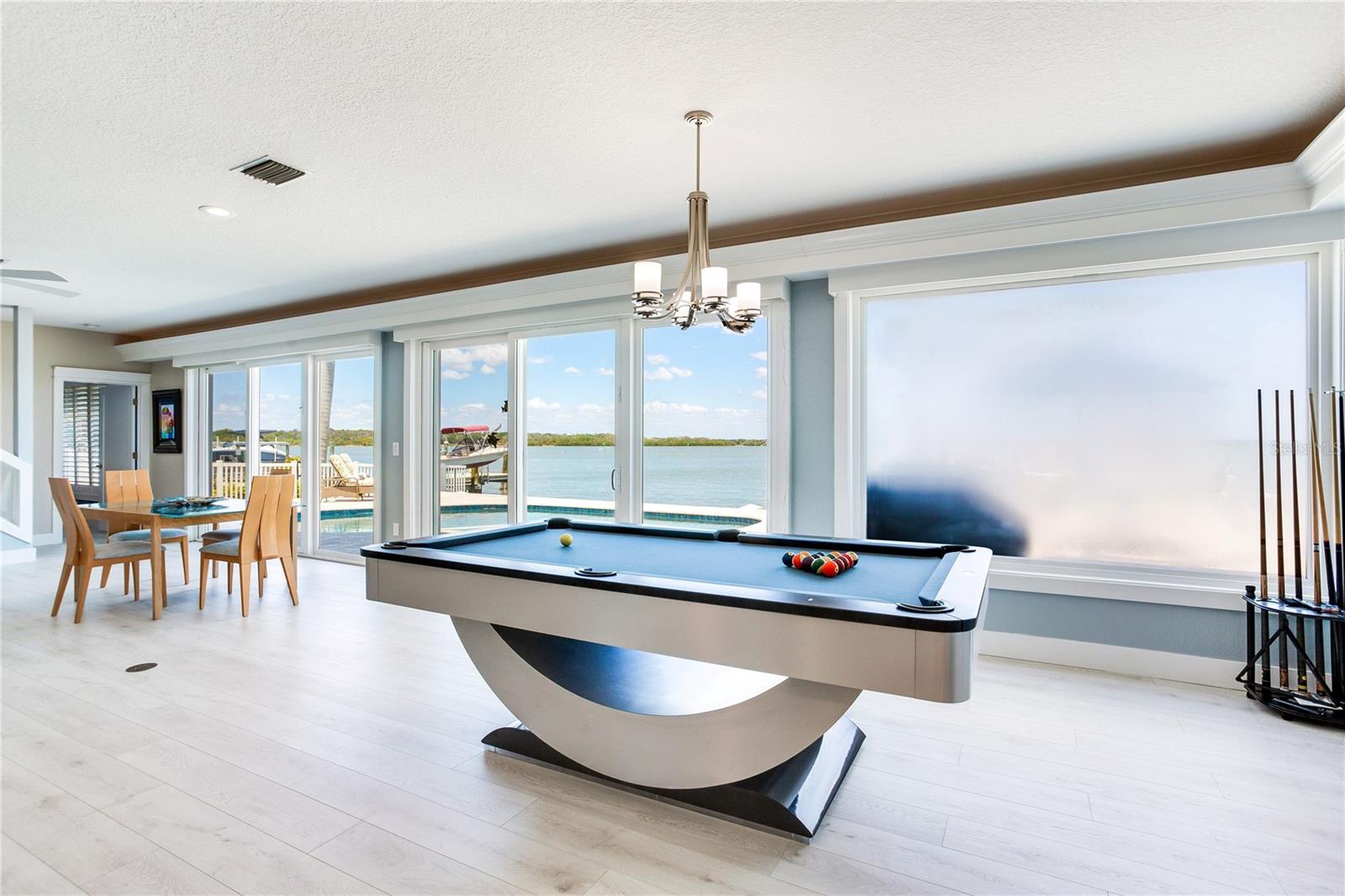 547 JOHNS PASS AVE, MADEIRA BEACH, FL, 33708