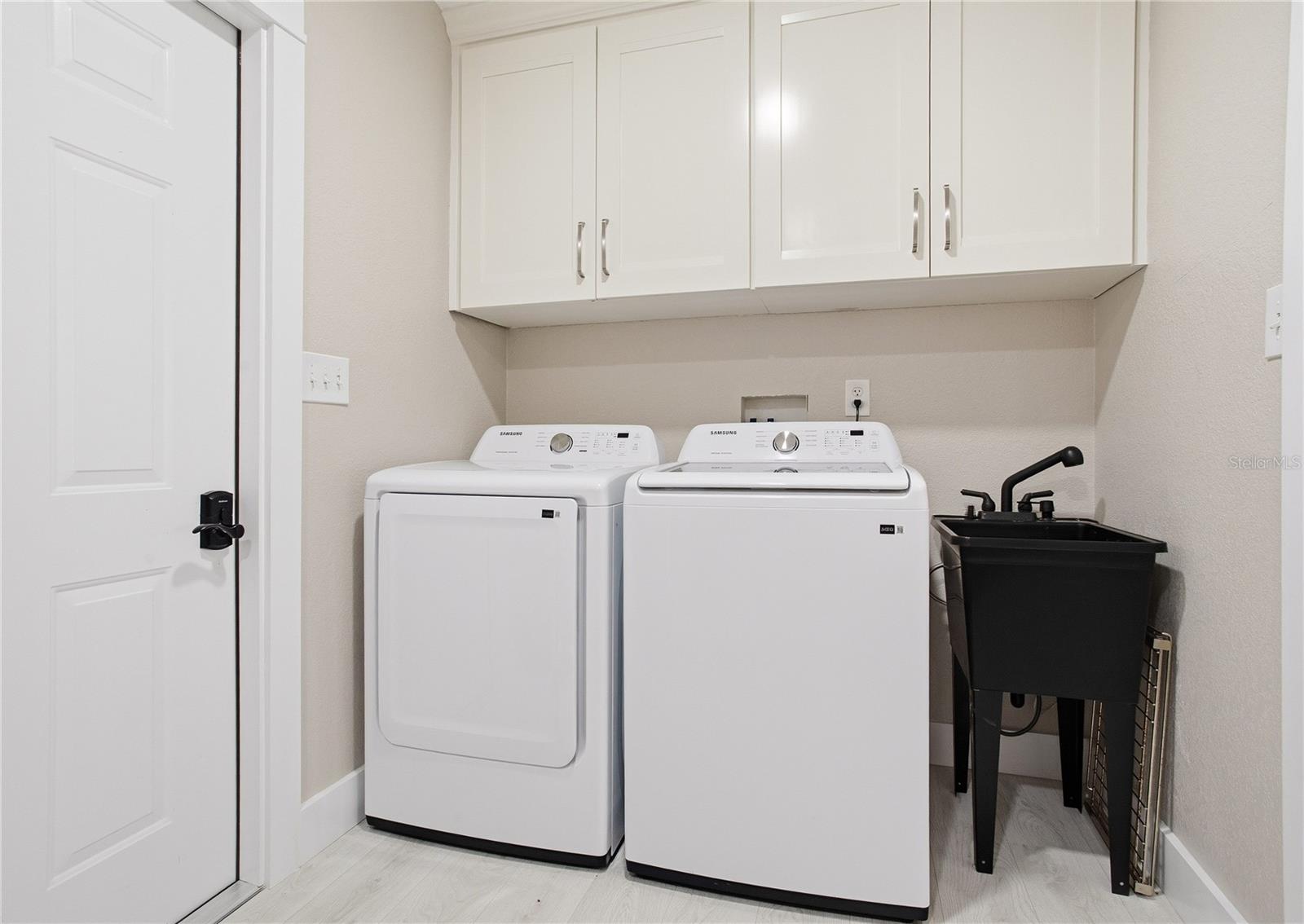 547 JOHNS PASS AVE, MADEIRA BEACH, FL, 33708