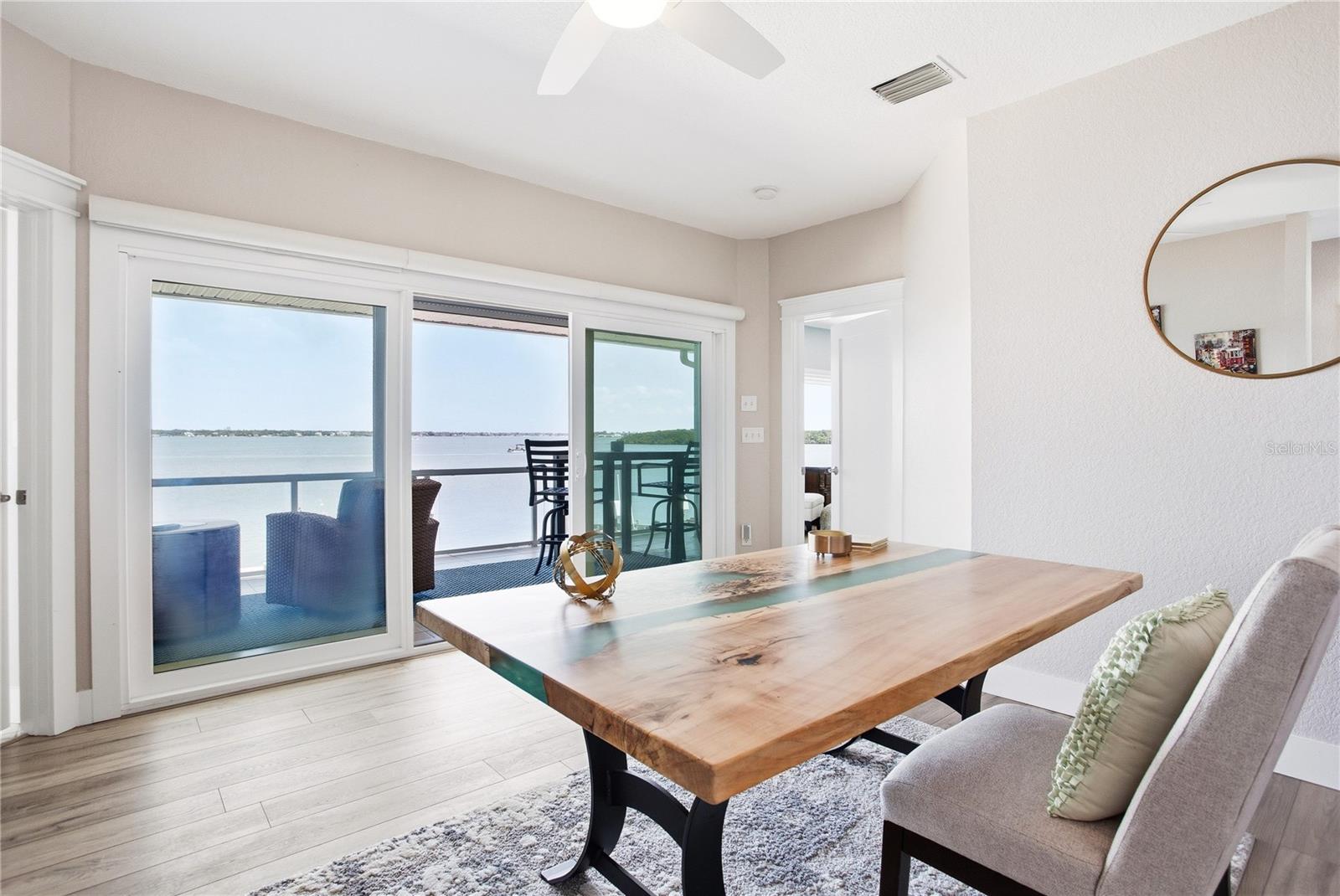 547 JOHNS PASS AVE, MADEIRA BEACH, FL, 33708
