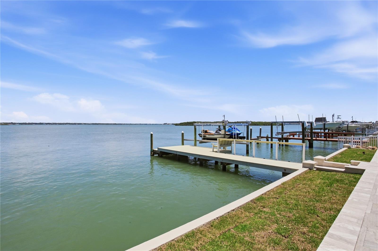 547 JOHNS PASS AVE, MADEIRA BEACH, FL, 33708