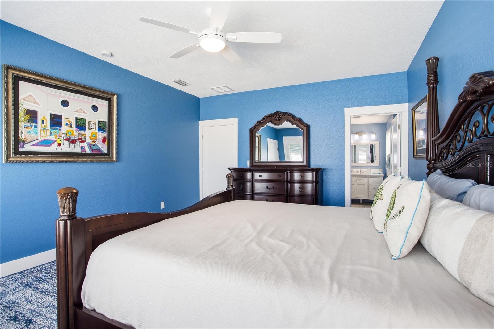 547 JOHNS PASS AVE, MADEIRA BEACH, FL, 33708