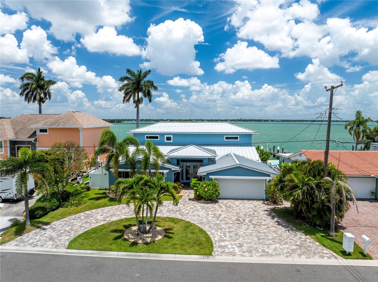 547 JOHNS PASS AVE, MADEIRA BEACH, FL, 33708