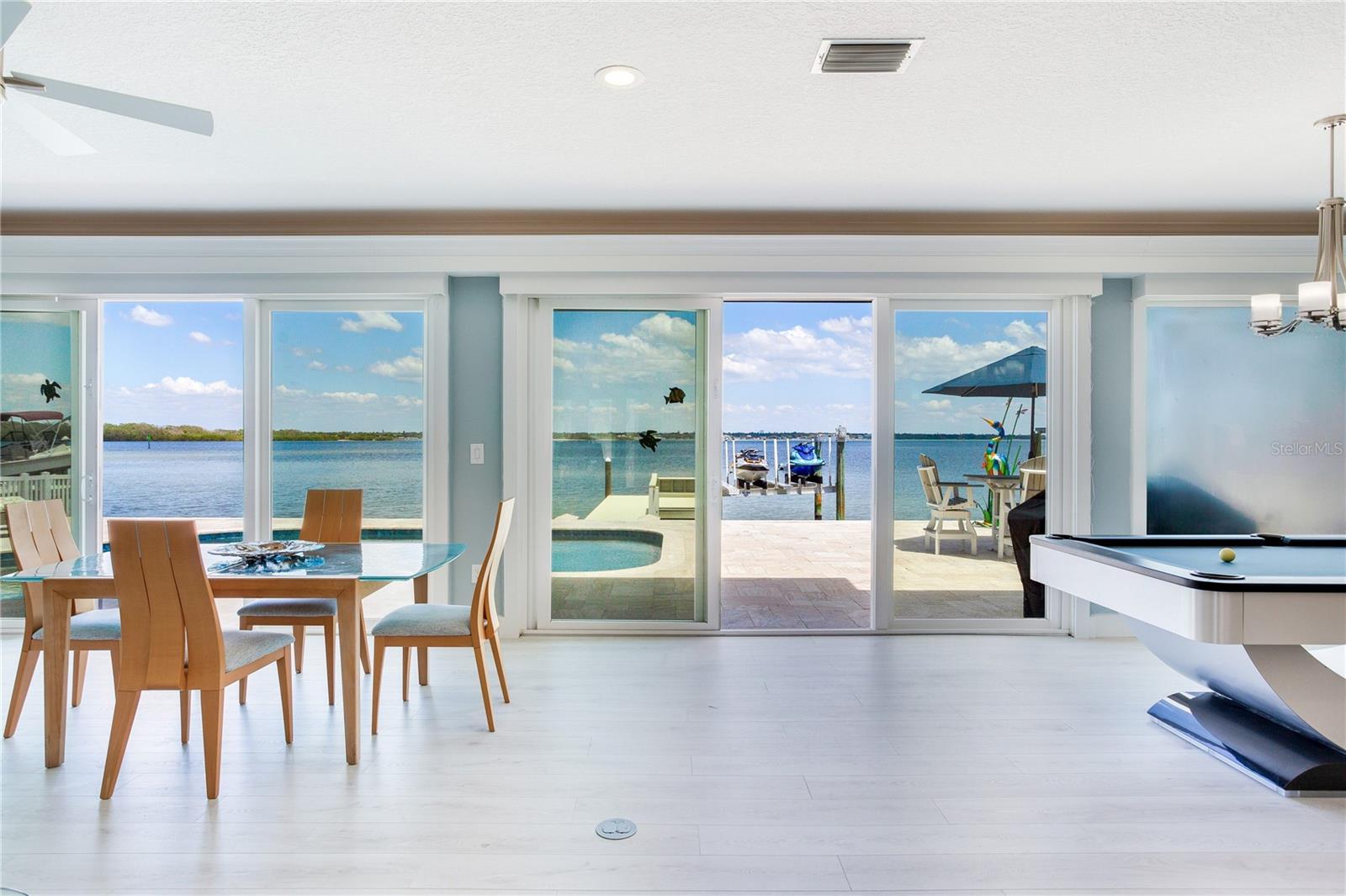 547 JOHNS PASS AVE, MADEIRA BEACH, FL, 33708