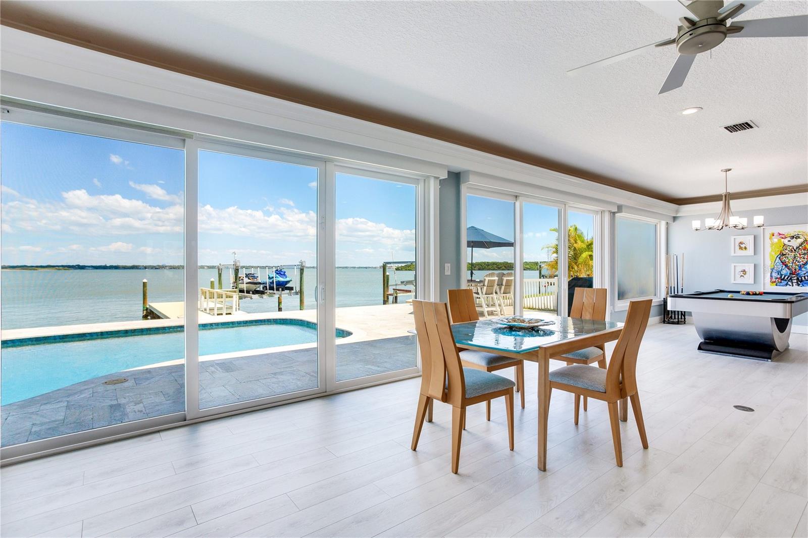 547 JOHNS PASS AVE, MADEIRA BEACH, FL, 33708