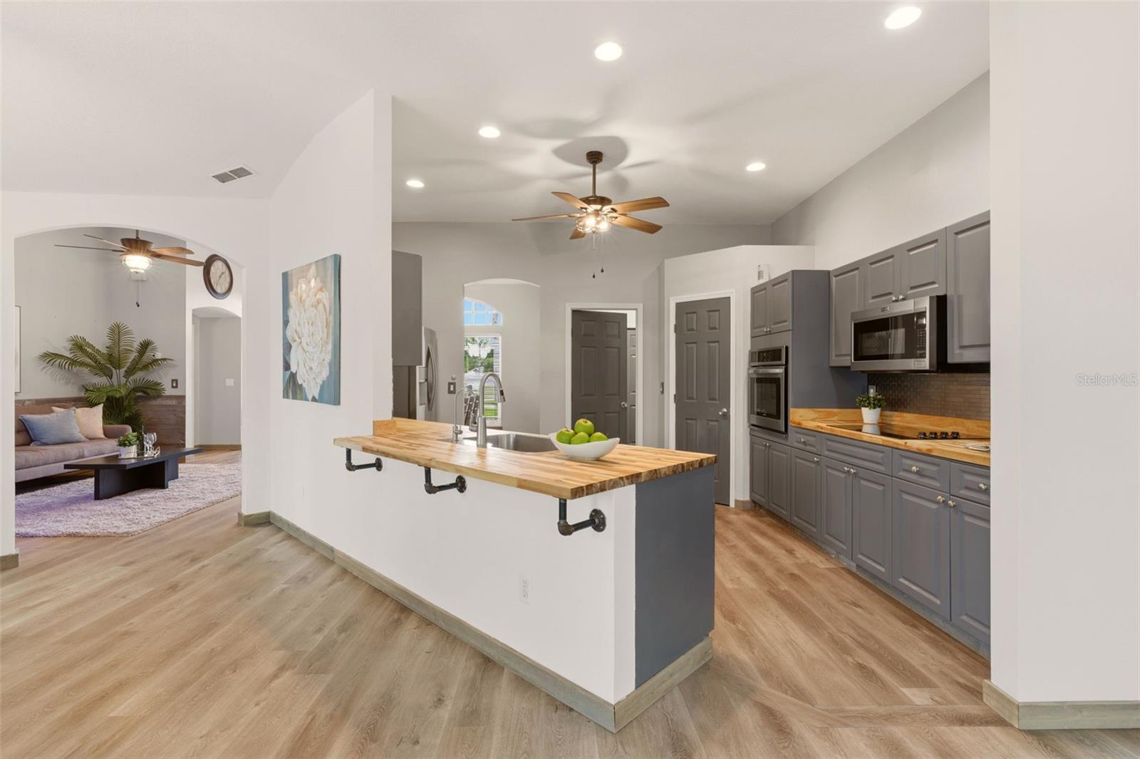 1302 PINE SONG DR, DELTONA, FL, 32725