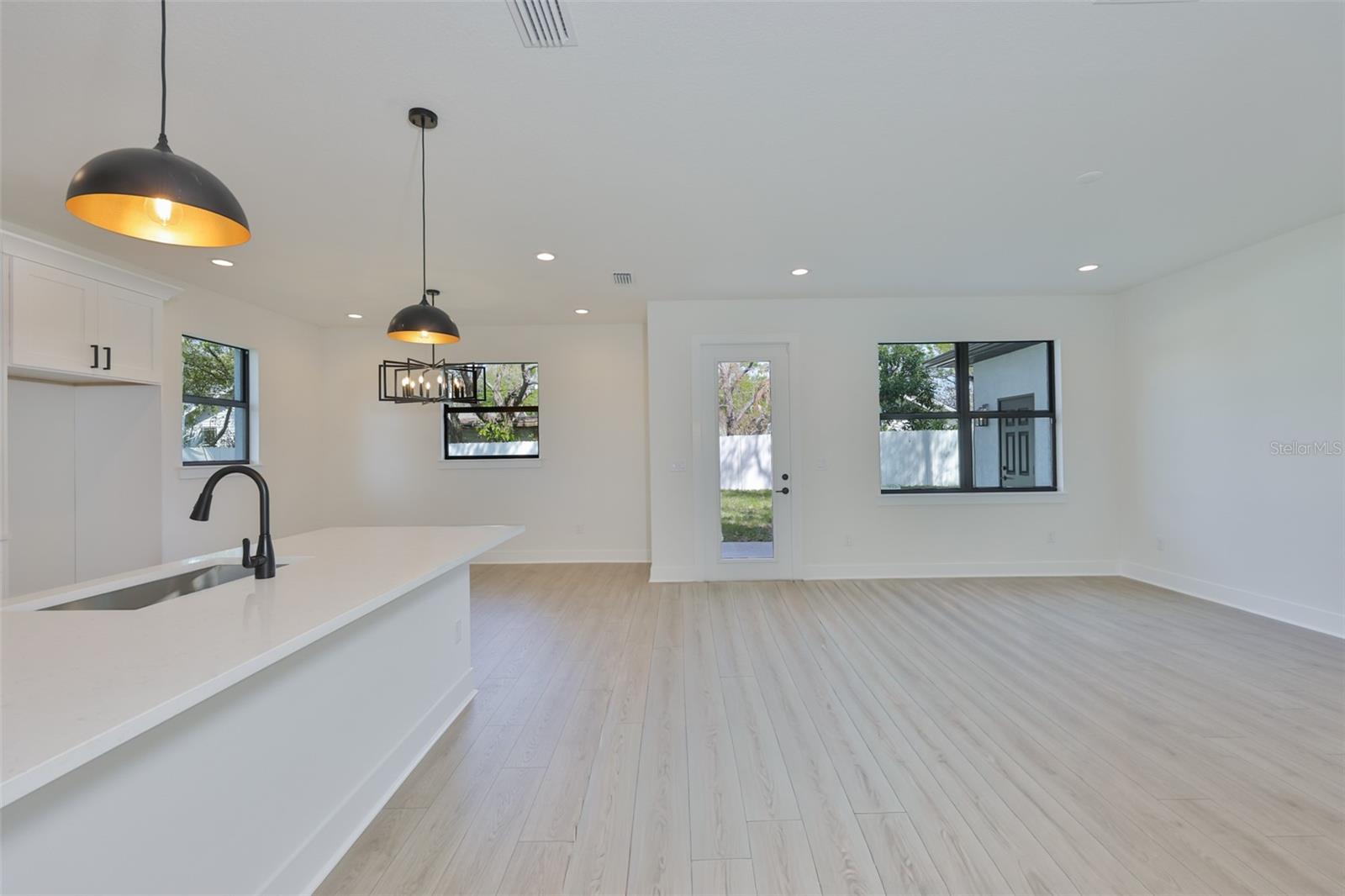 307 E GENESEE ST, TAMPA, FL, 33603