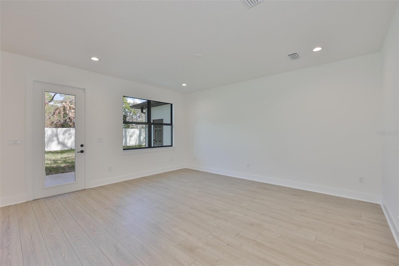 307 E GENESEE ST, TAMPA, FL, 33603
