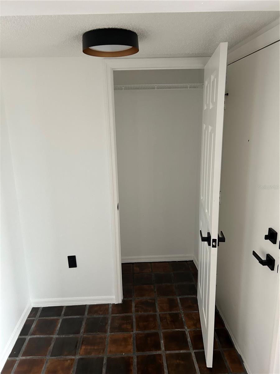 2462 KINGFISHER LN #J203, CLEARWATER, FL, 33762