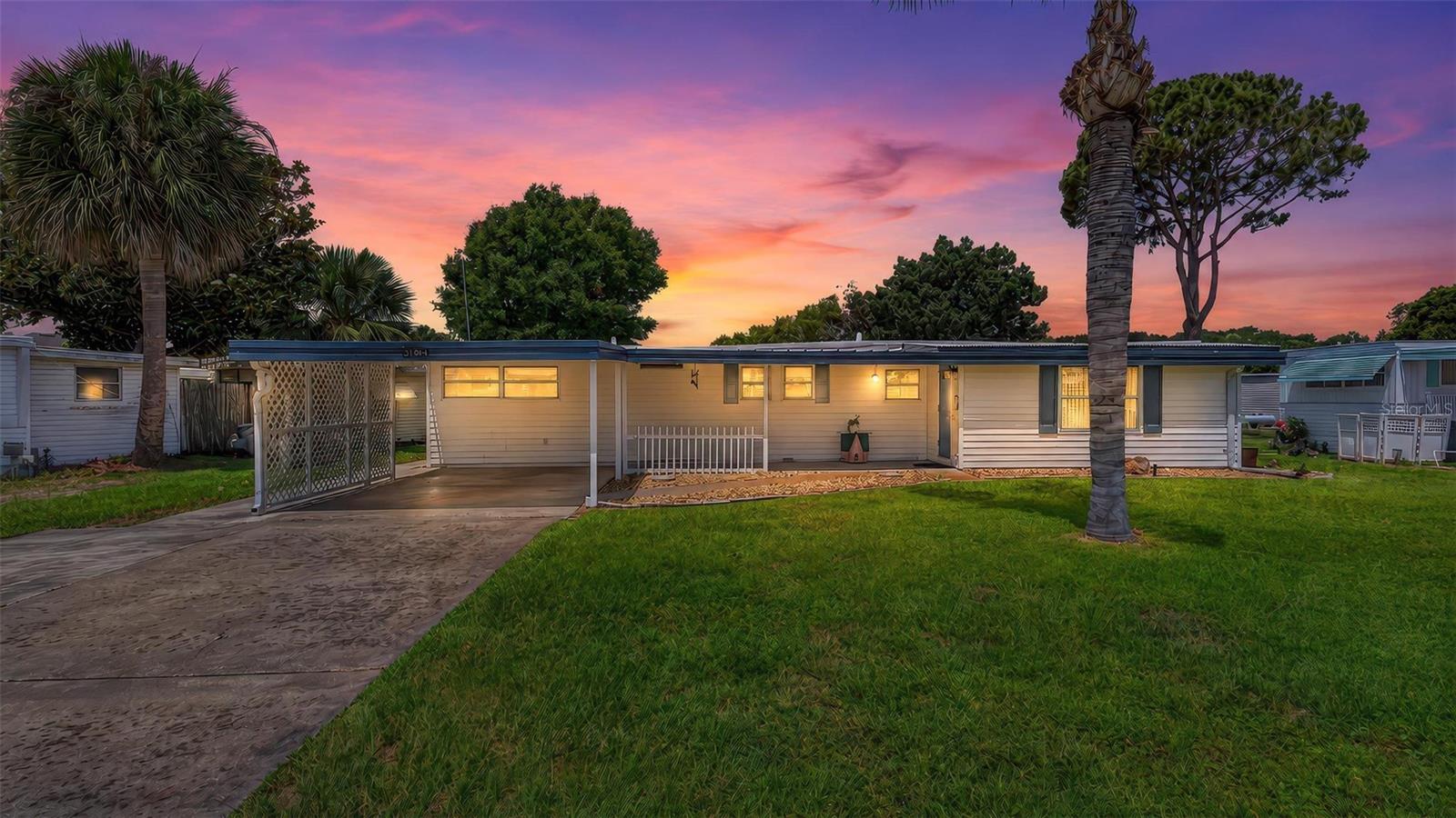 31643 HOWARD ST, TAVARES, FL, 32778