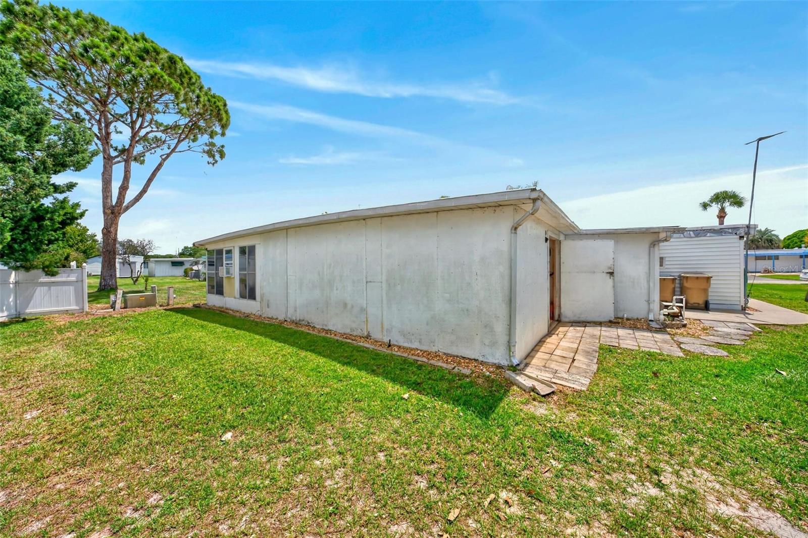 31643 HOWARD ST, TAVARES, FL, 32778