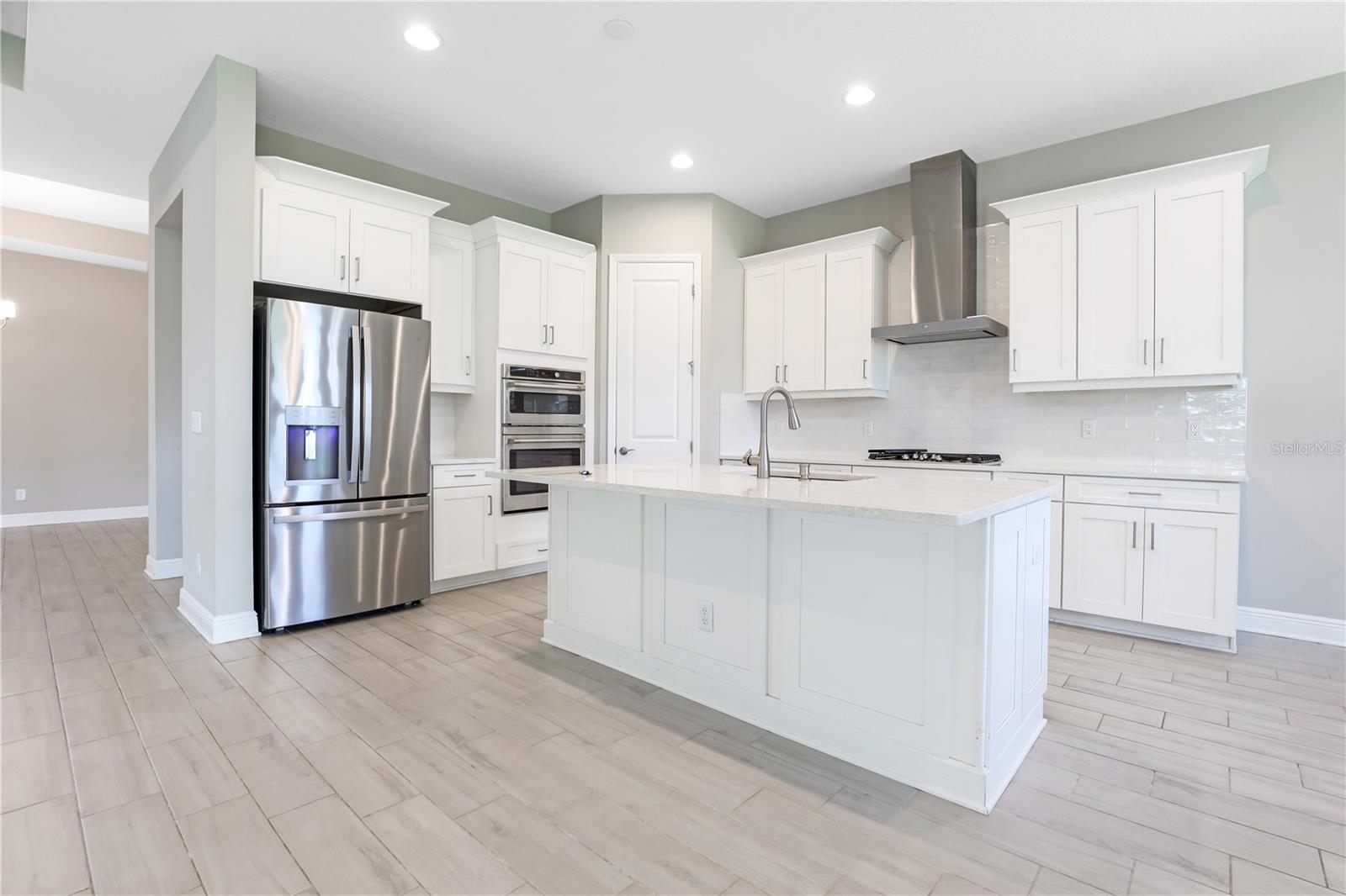 6133 LUNGO LAGO DR, SARASOTA, FL, 34241