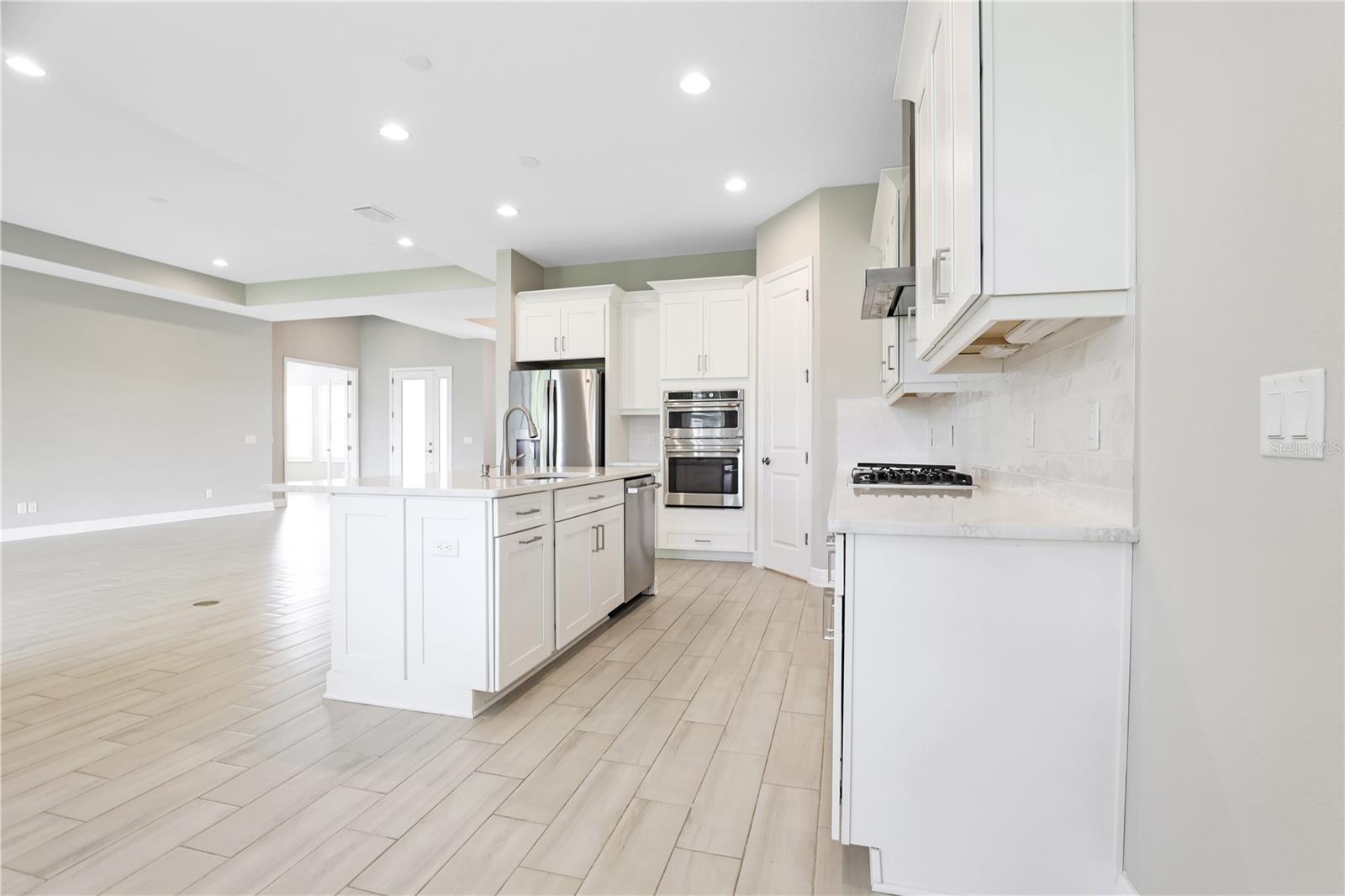 6133 LUNGO LAGO DR, SARASOTA, FL, 34241