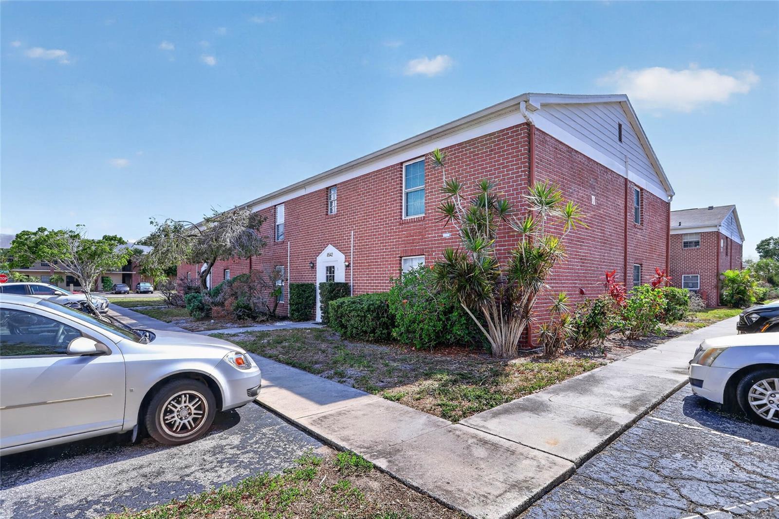 8542 10TH ST N #B, ST PETERSBURG, FL, 33702
