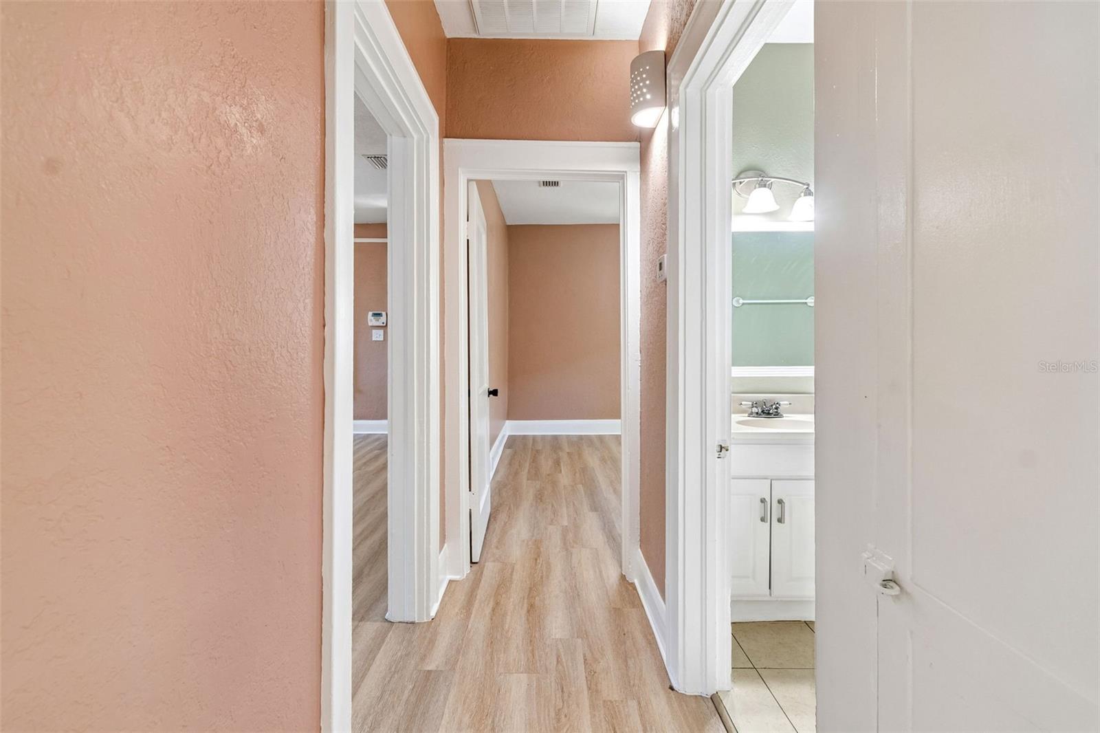 2908 WOODROW AVE, TAMPA, FL, 33602