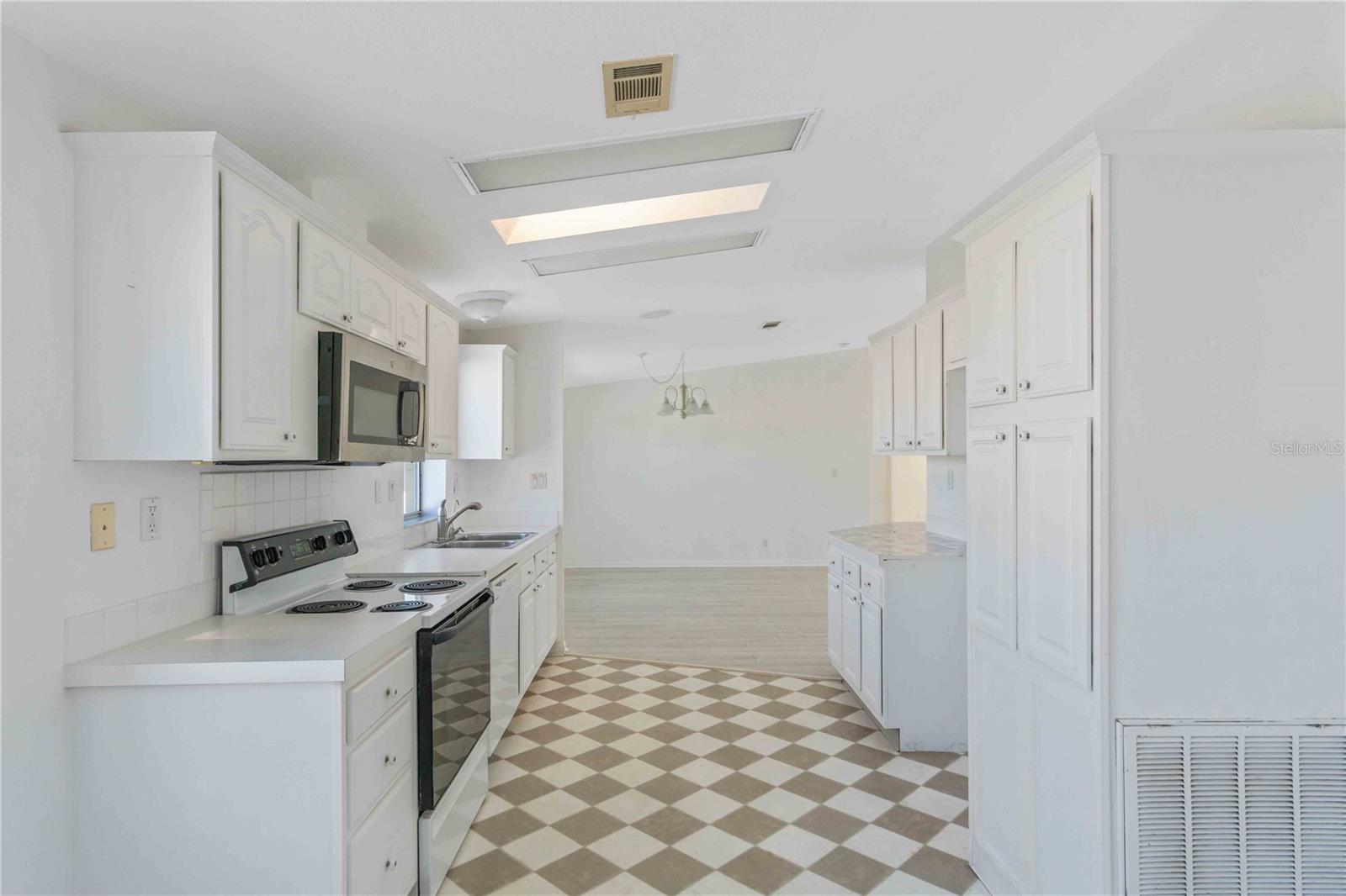 527 FLEETWOOD ST, NORTH PORT, FL, 34287