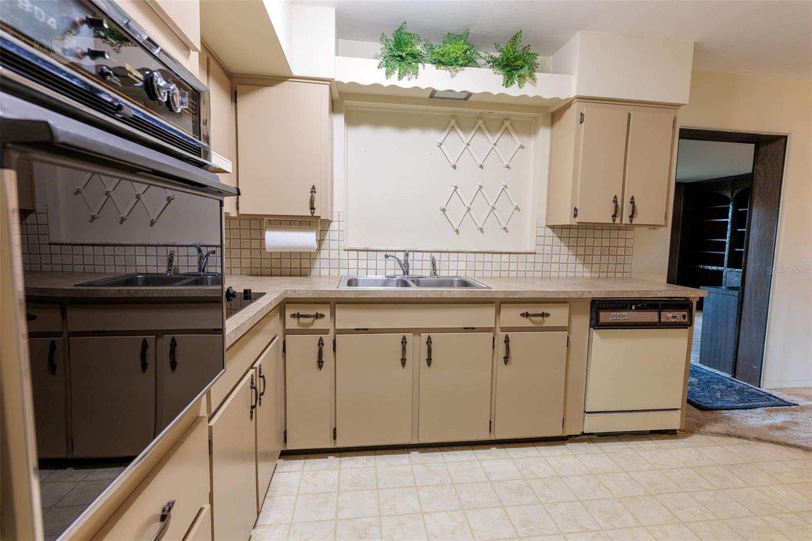 4334 61ST LN N, KENNETH CITY, FL, 33709
