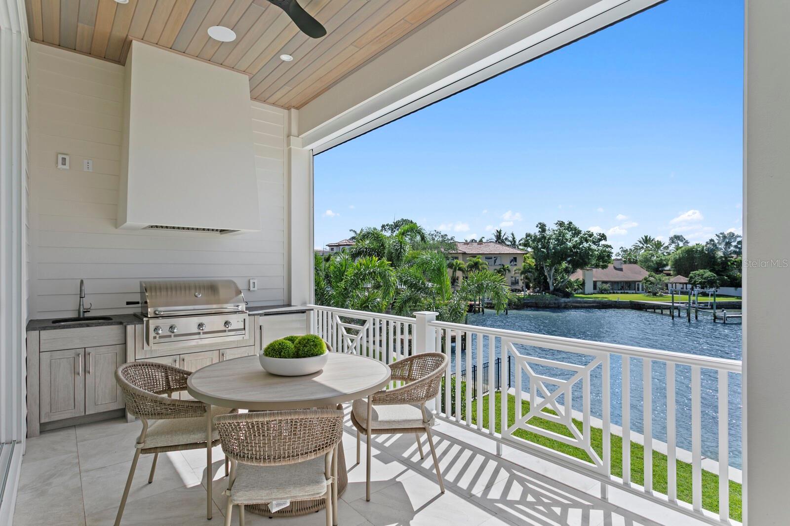 16 SANDPIPER RD, TAMPA, FL, 33609