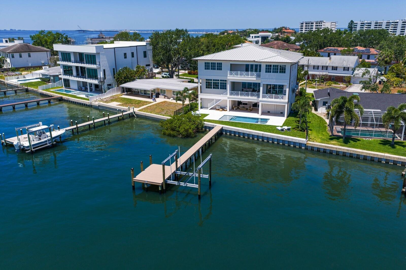 16 SANDPIPER RD, TAMPA, FL, 33609